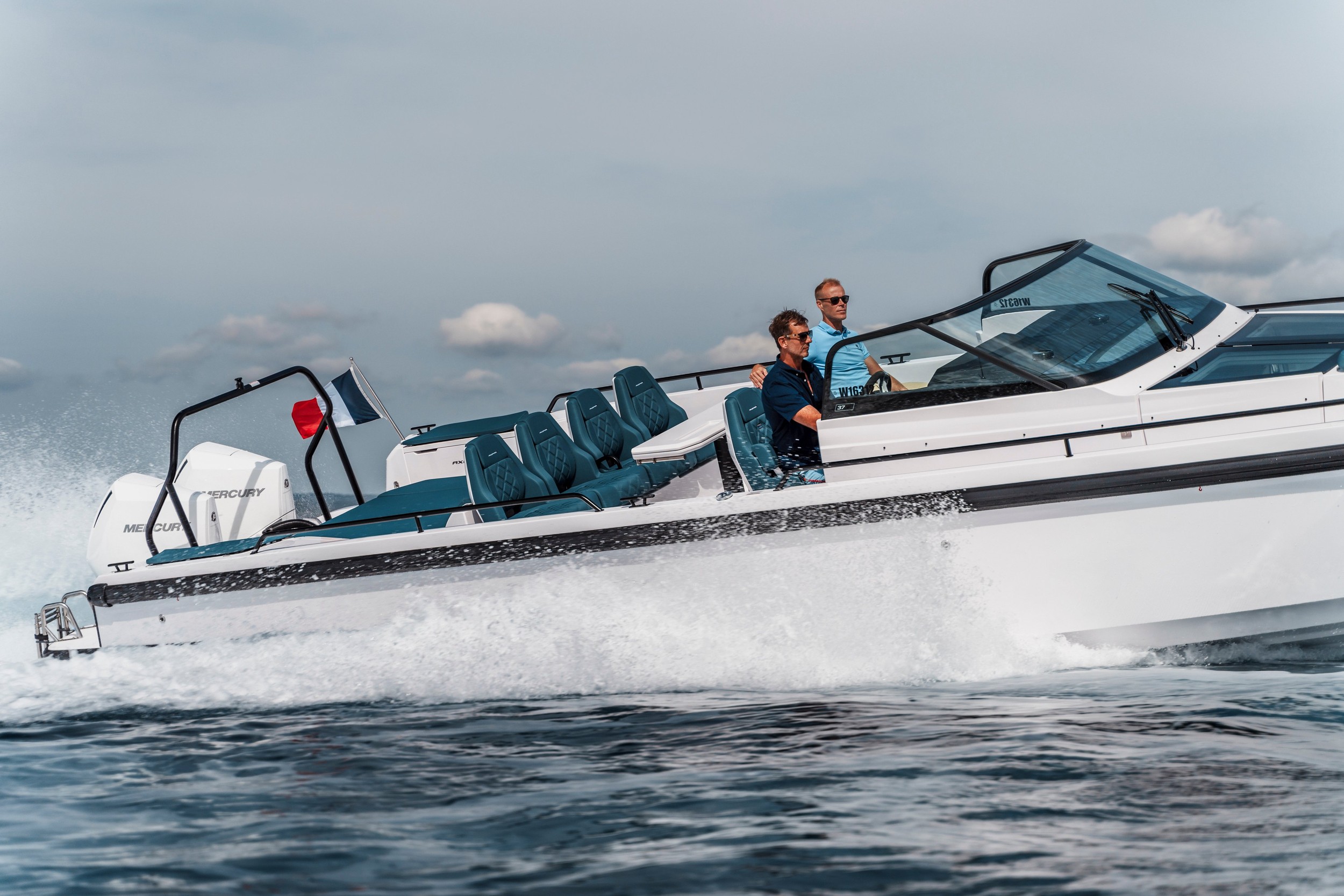 Axopar 37 Spyder