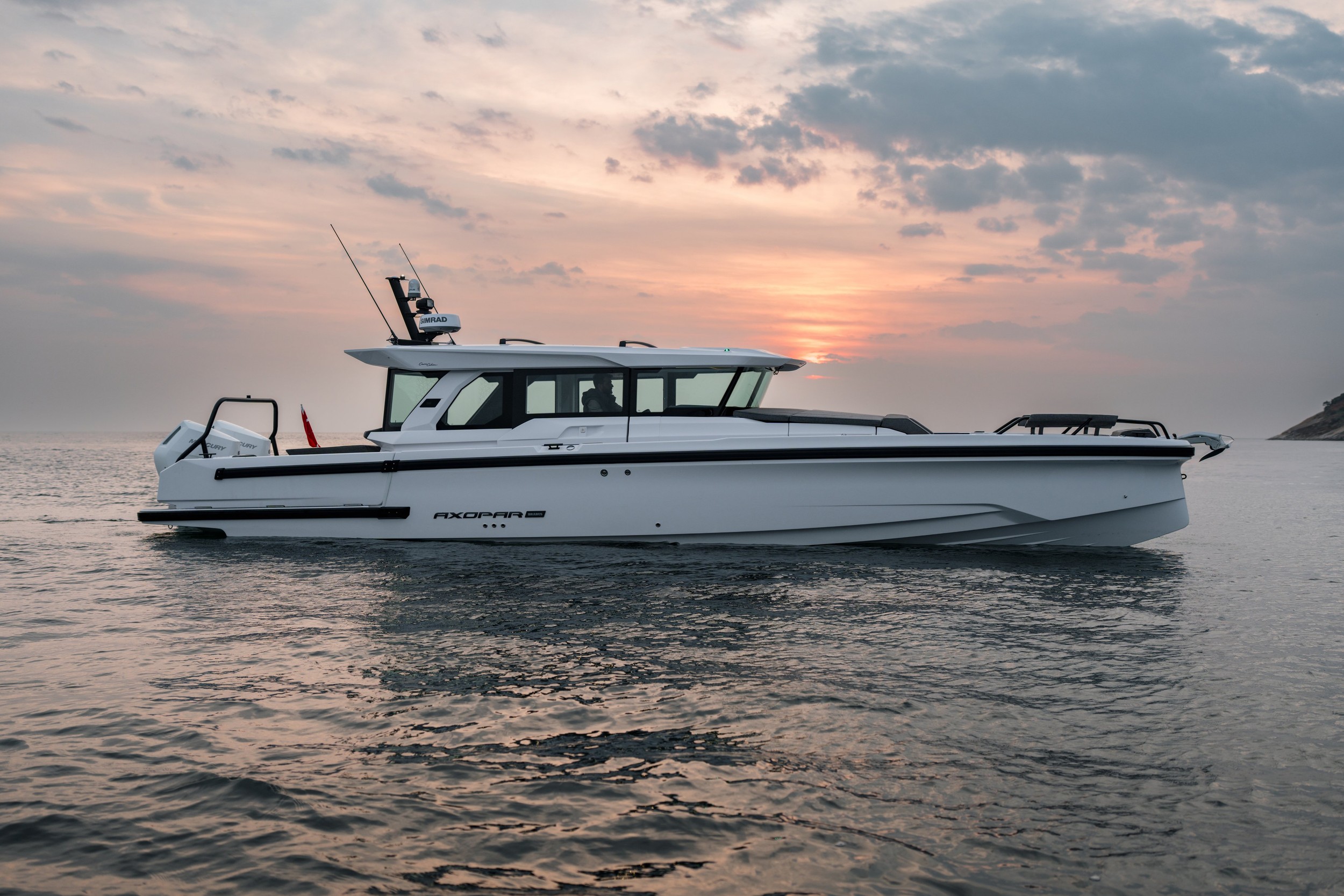 Axopar 38 XC Cross Cabin
