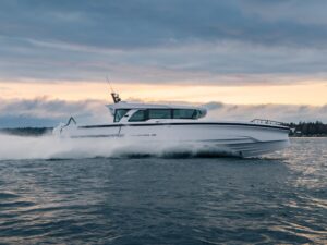 Axopar 38 XC Cross Cabin