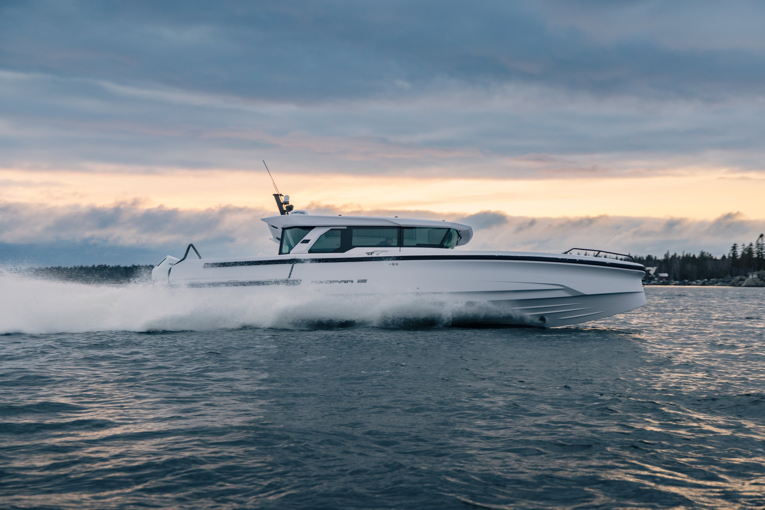 Axopar 38 XC Cross Cabin
