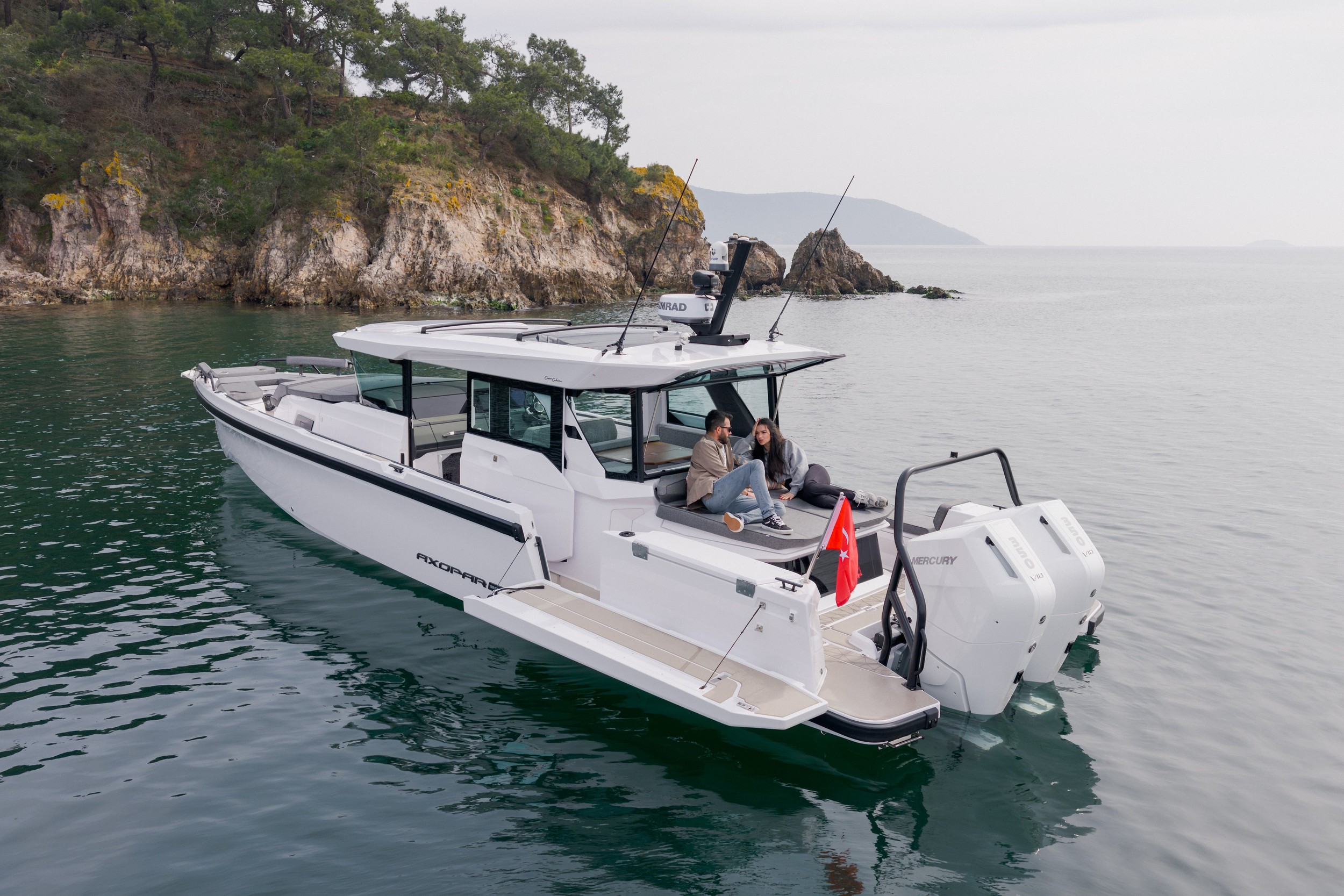 Axopar 38 XC Cross Cabin