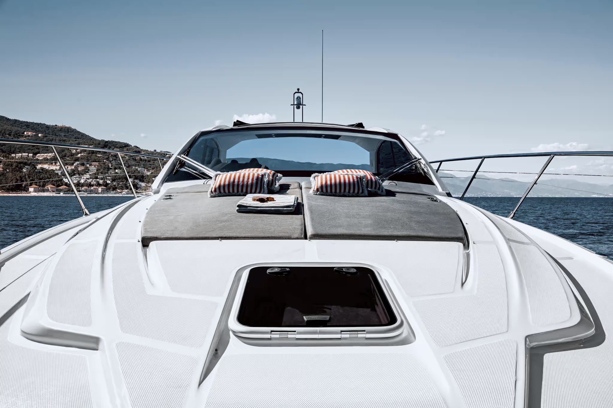 Azimut Atlantis 45, boot van buiten