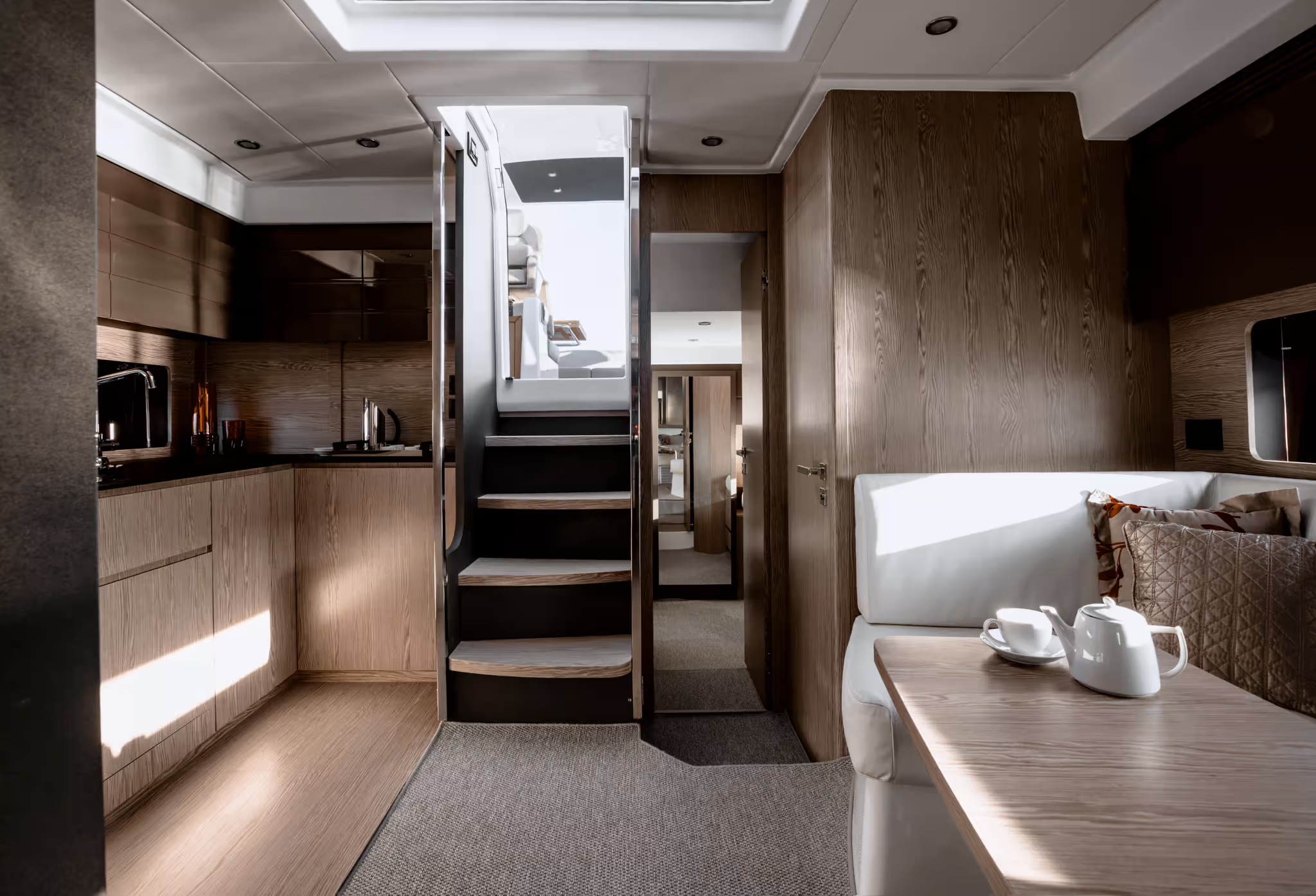 Azimut Atlantis 45, eethoek