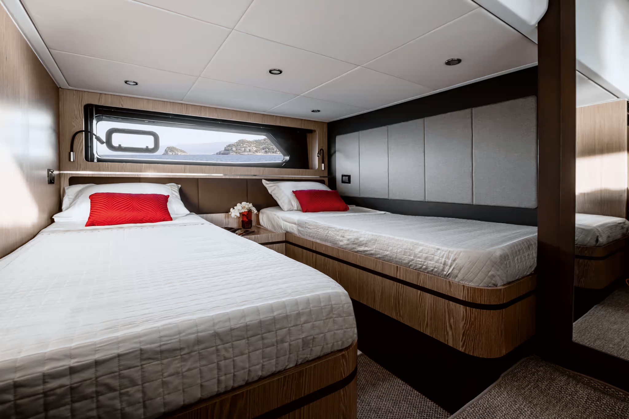 Azimut Atlantis 45, gastenhut