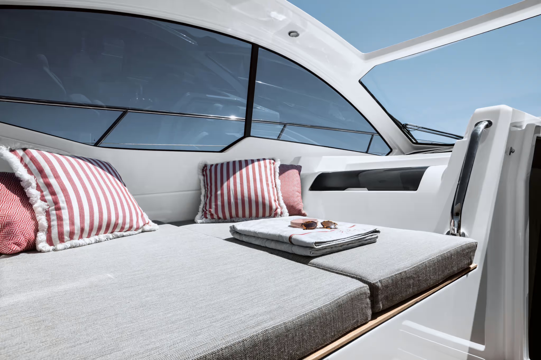 Azimut Atlantis 45, relaxruimte