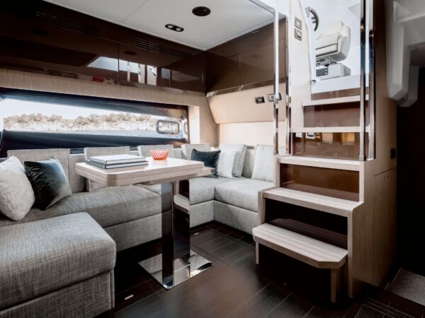 Azimut Atlantis 51, eethoek
