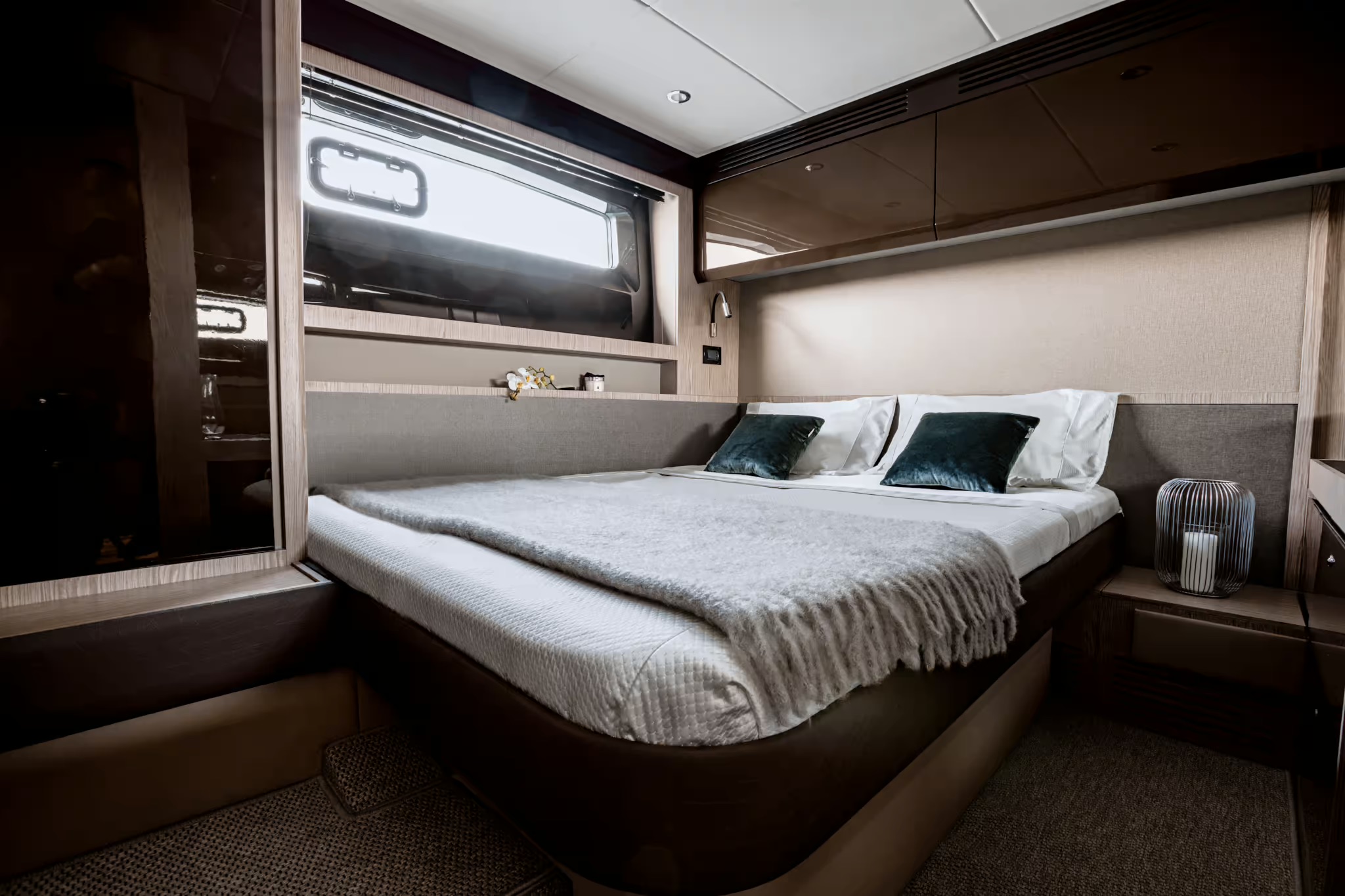 Azimut Atlantis 51, vip hut