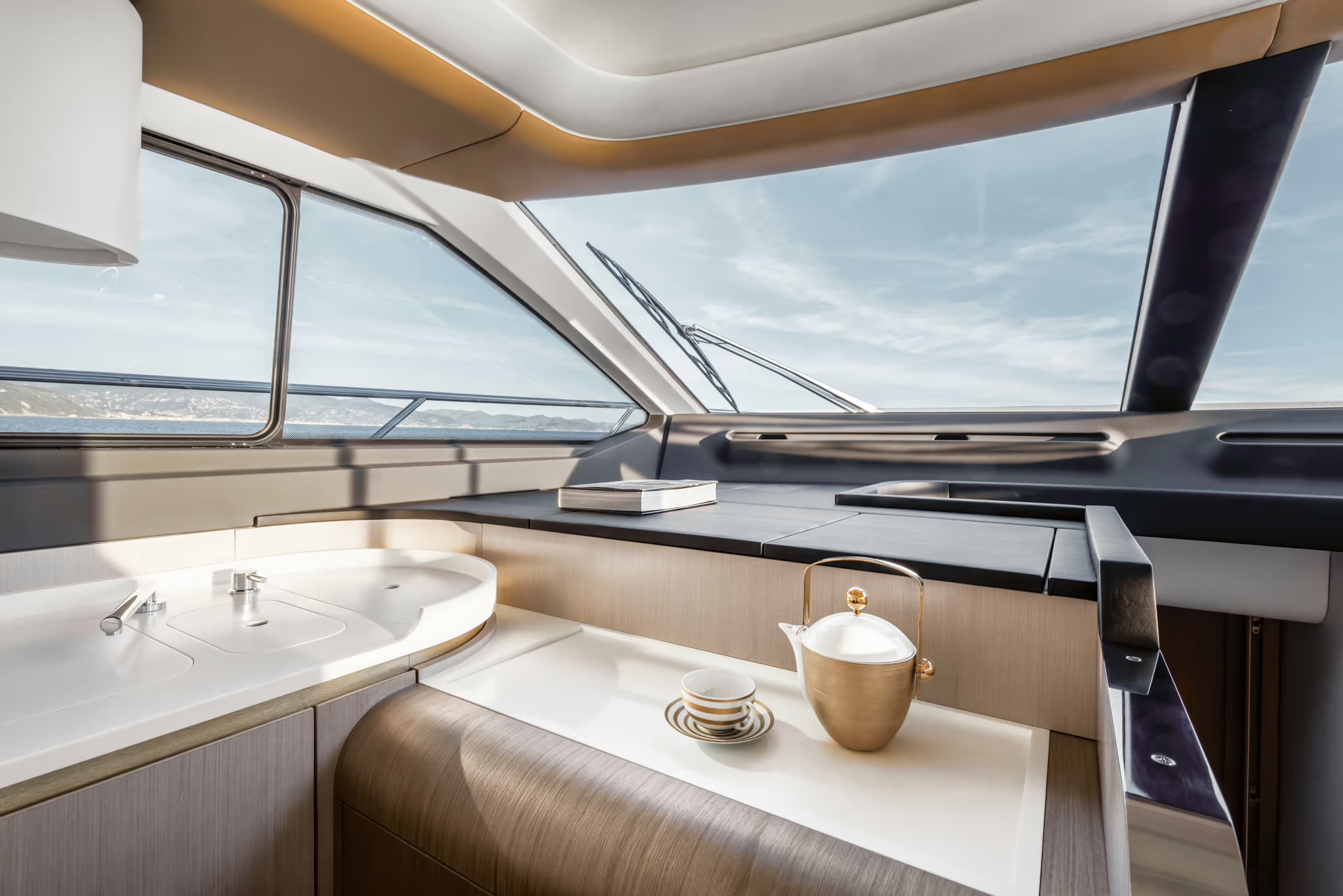 Azimut Fly 60, keuken