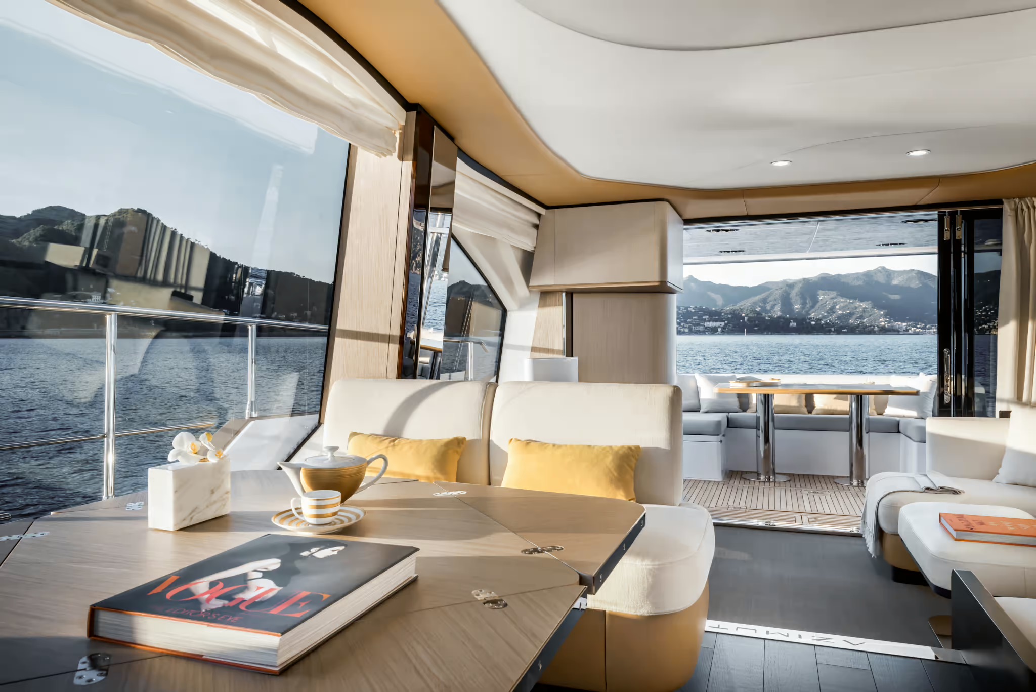 Azimut Fly 60, salon