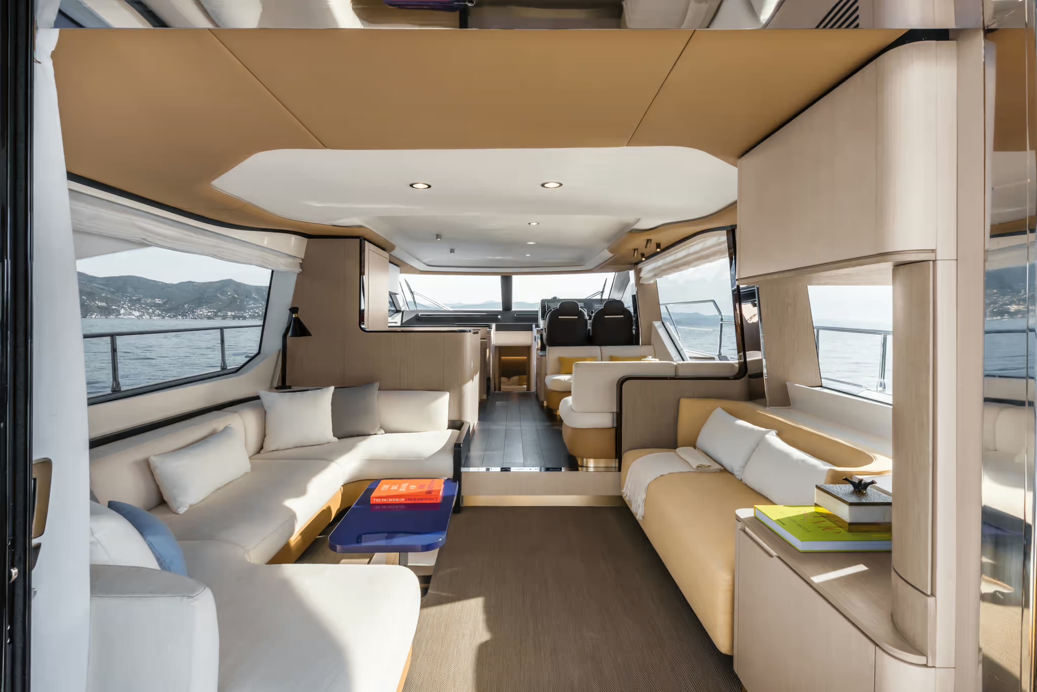 Azimut Fly 60, salon