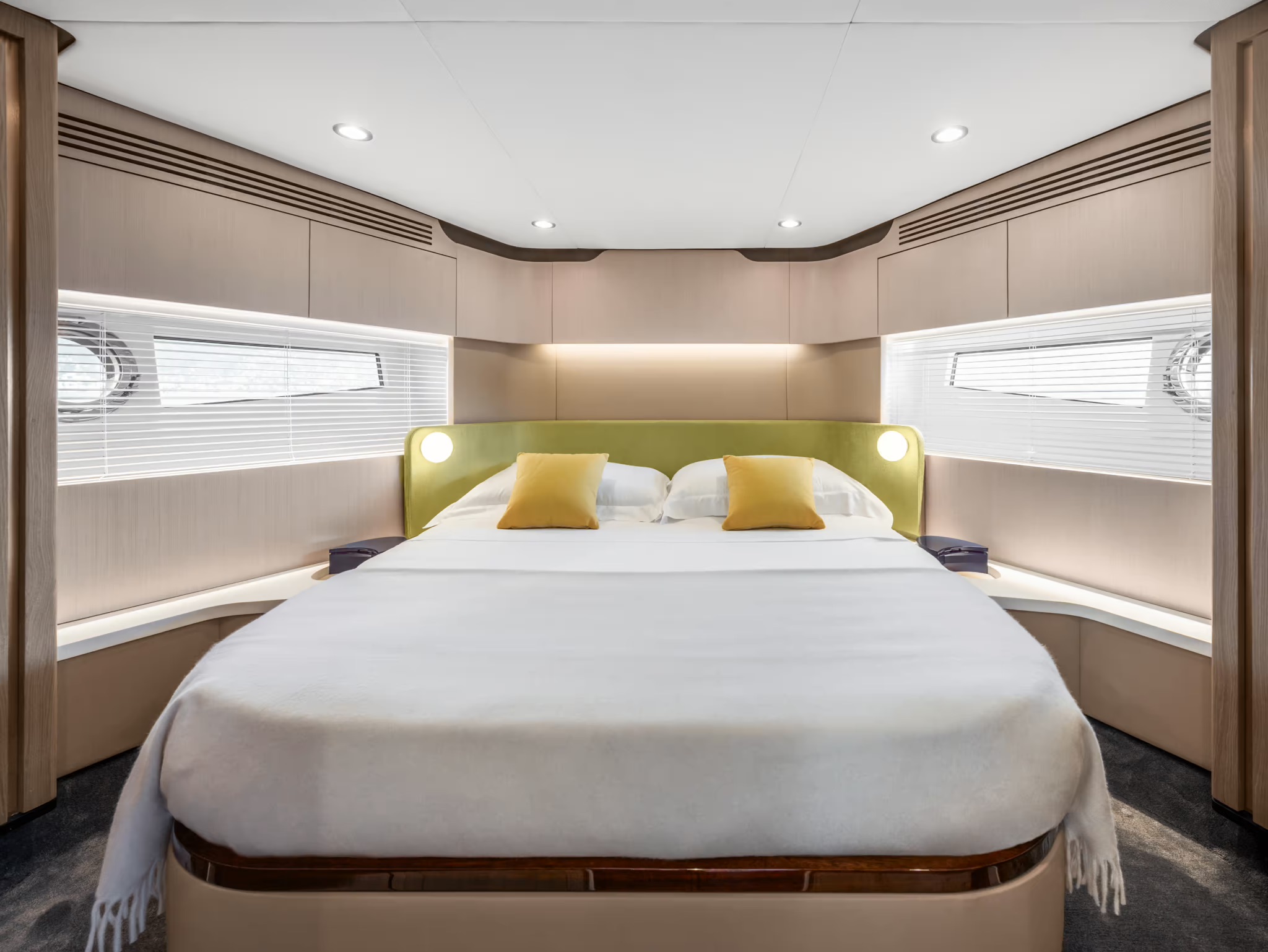Azimut Fly 60, vip hut