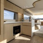 Azimut Fly 62, keuken