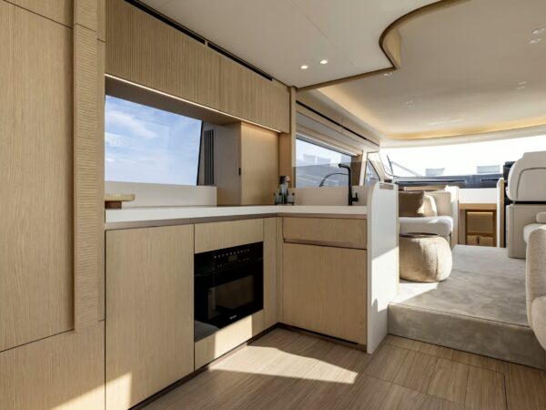Azimut Fly 62, keuken