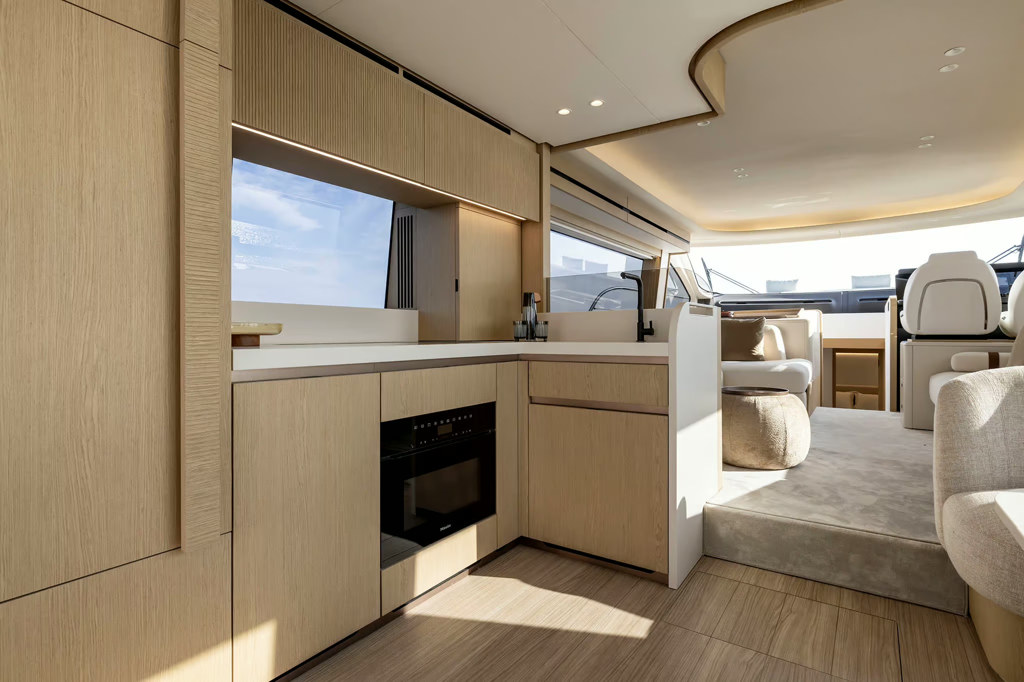 Azimut Fly 62, keuken