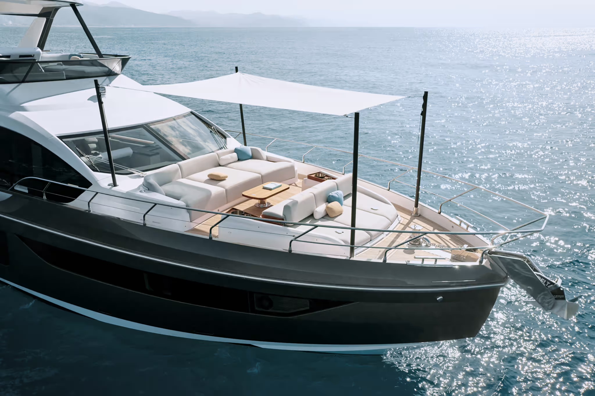 Azimut Fly 68, boot van buiten