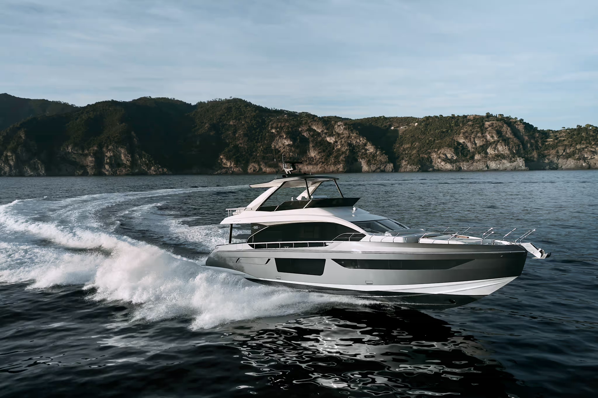 Azimut Fly 68, boot varend