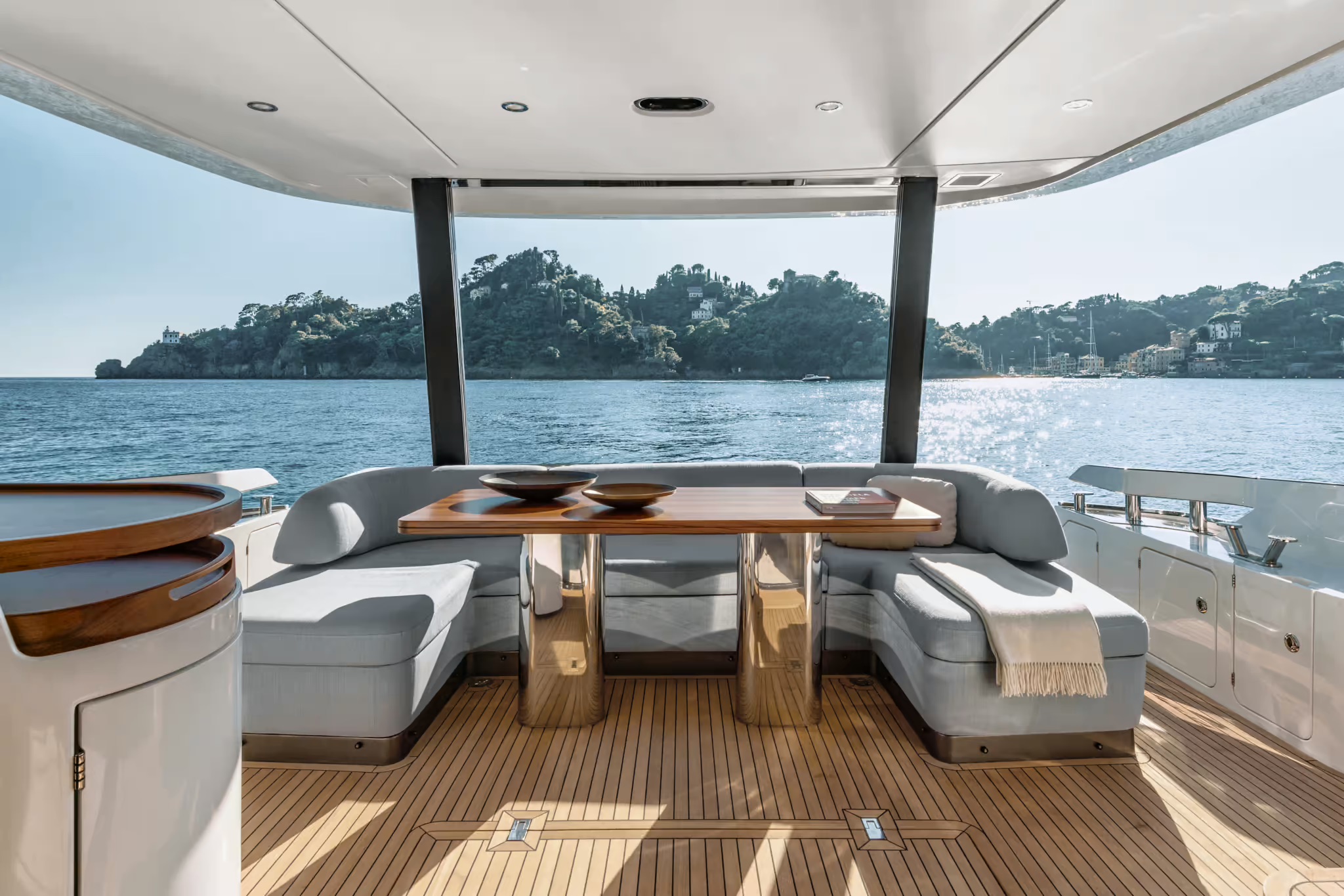 Azimut Fly 68, cockpit