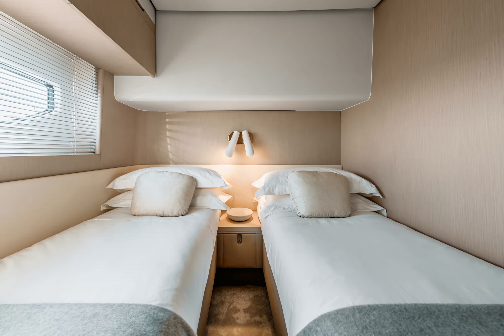 Azimut Fly 68, gastenhut