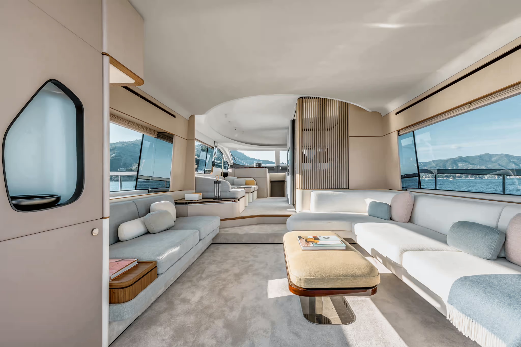 Azimut Fly 68, salon