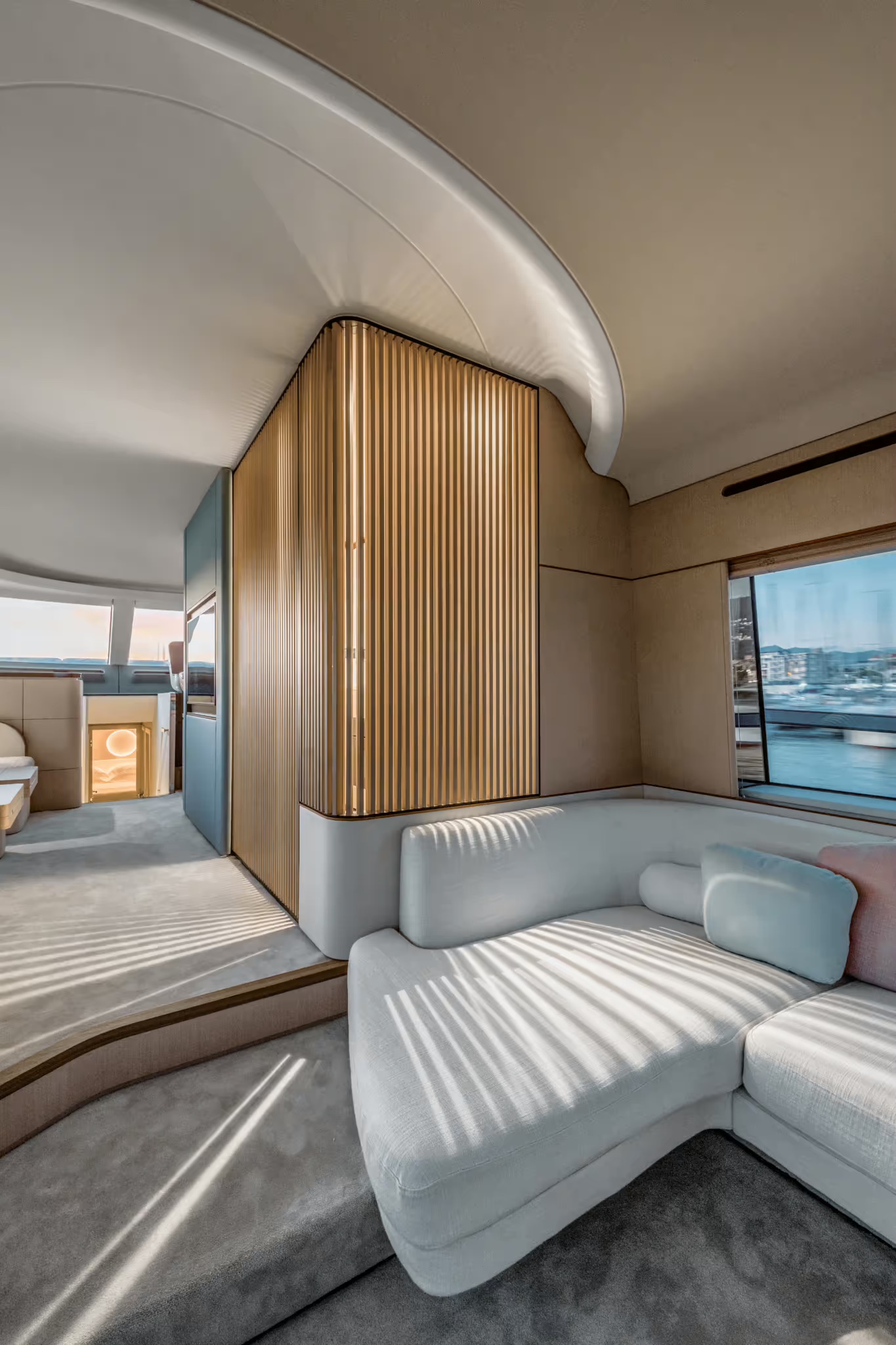 Azimut Fly 68, salon