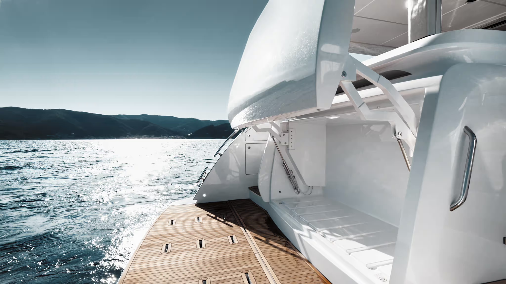 Azimut Fly 78, tendergarage open