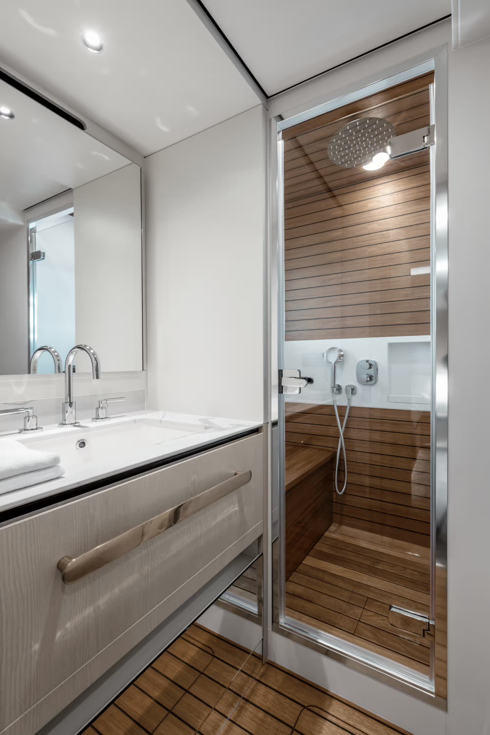 Azimut Fly 78, badkamer