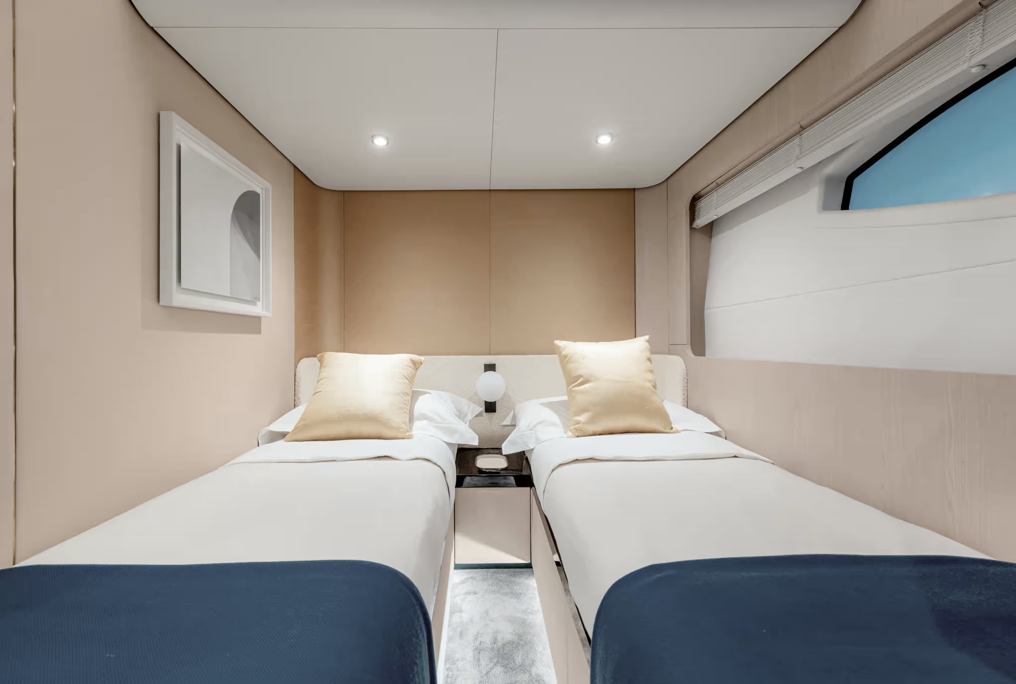 Azimut Fly 78, gastenhut