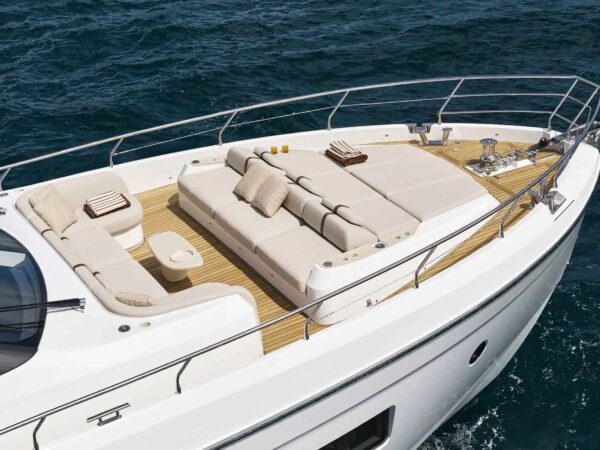 Azimut Fly 82, boot van buiten