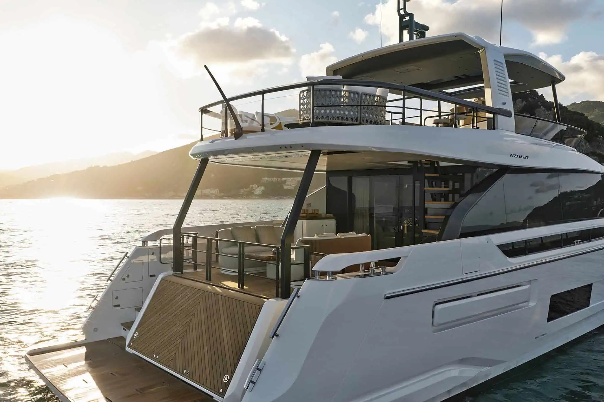 Azimut Fly 82, boot van buiten