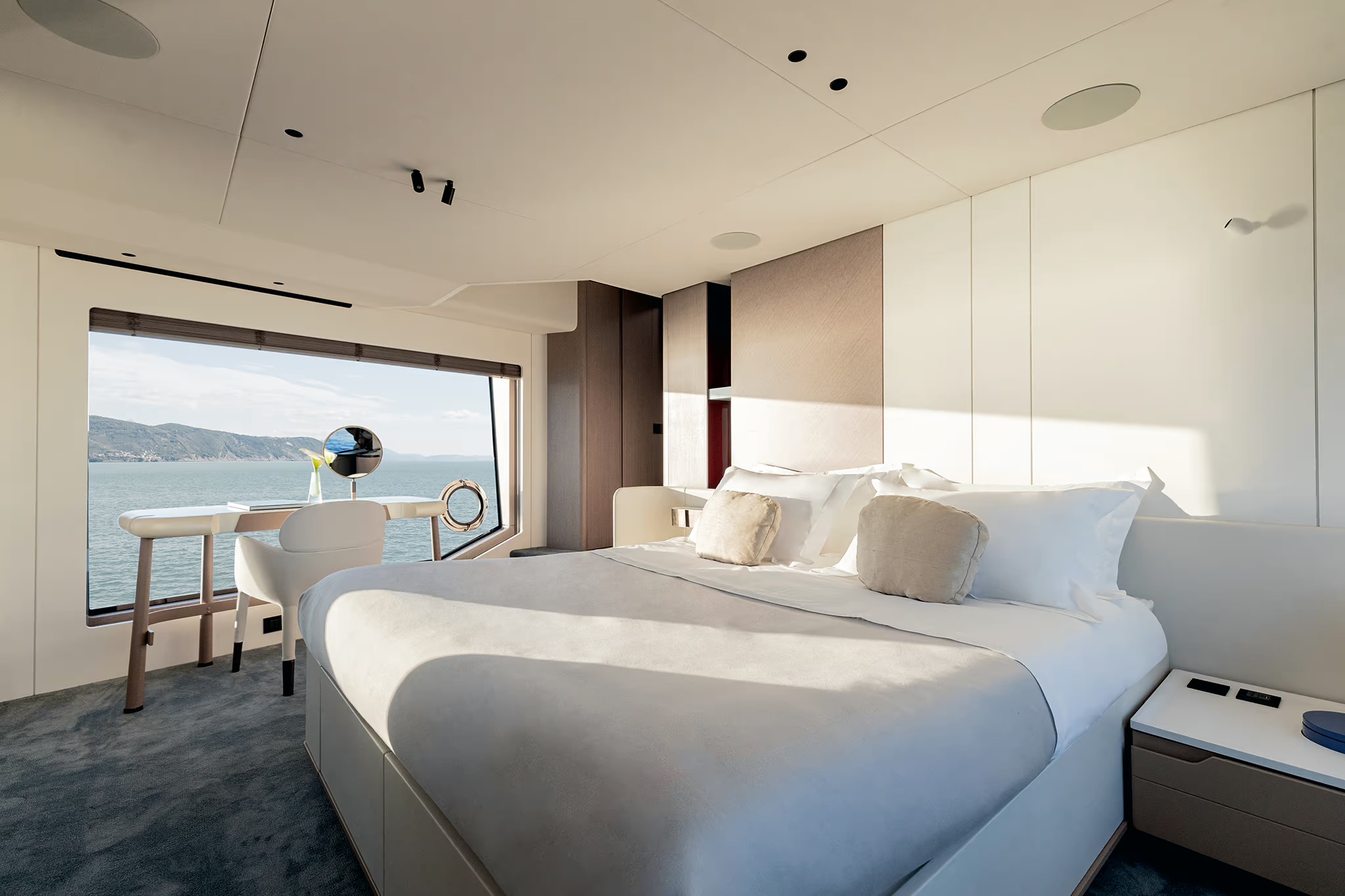 Azimut Grande 26M, hoofdhut