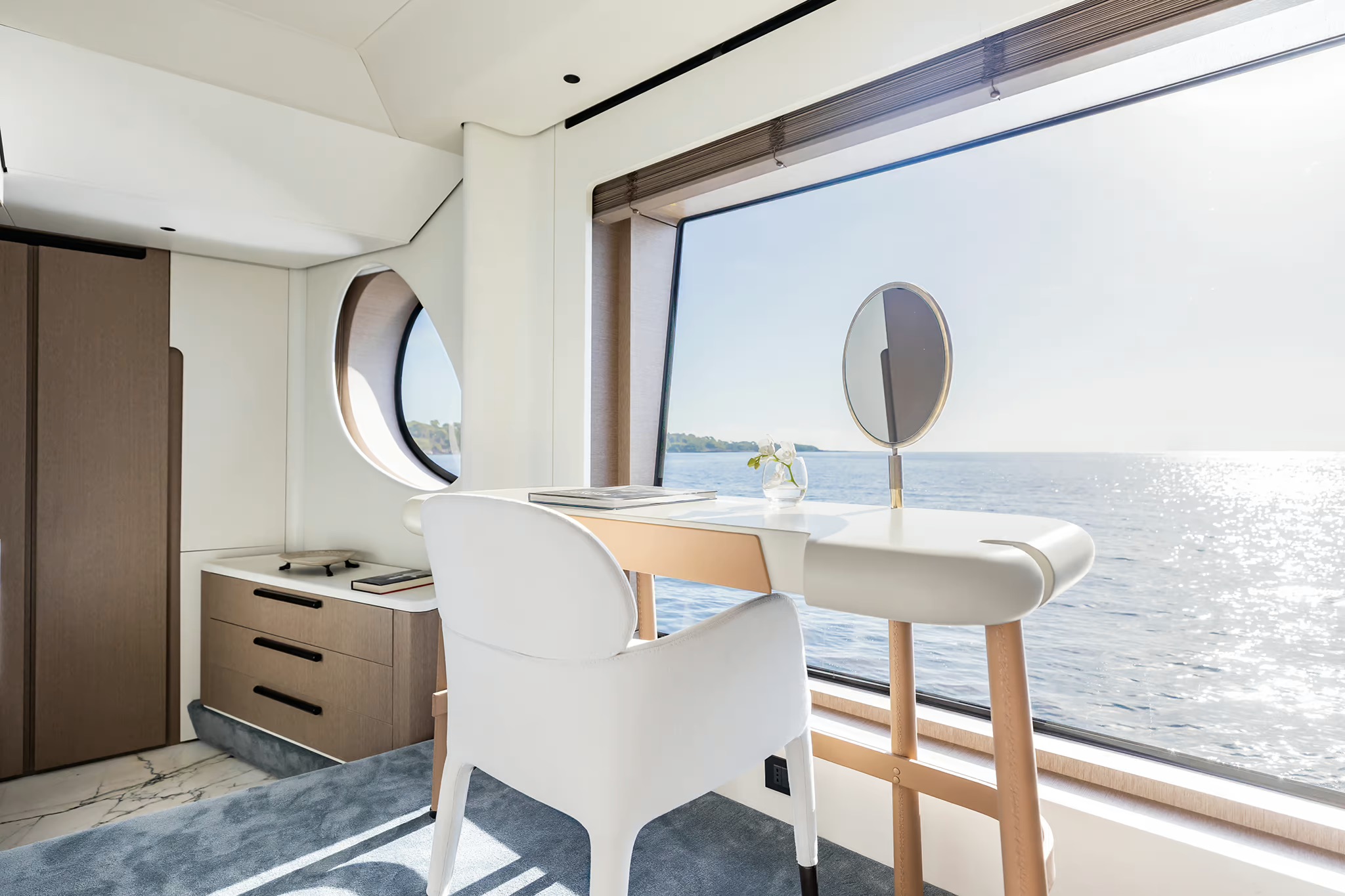 Azimut Grande 26M, hoofdhut