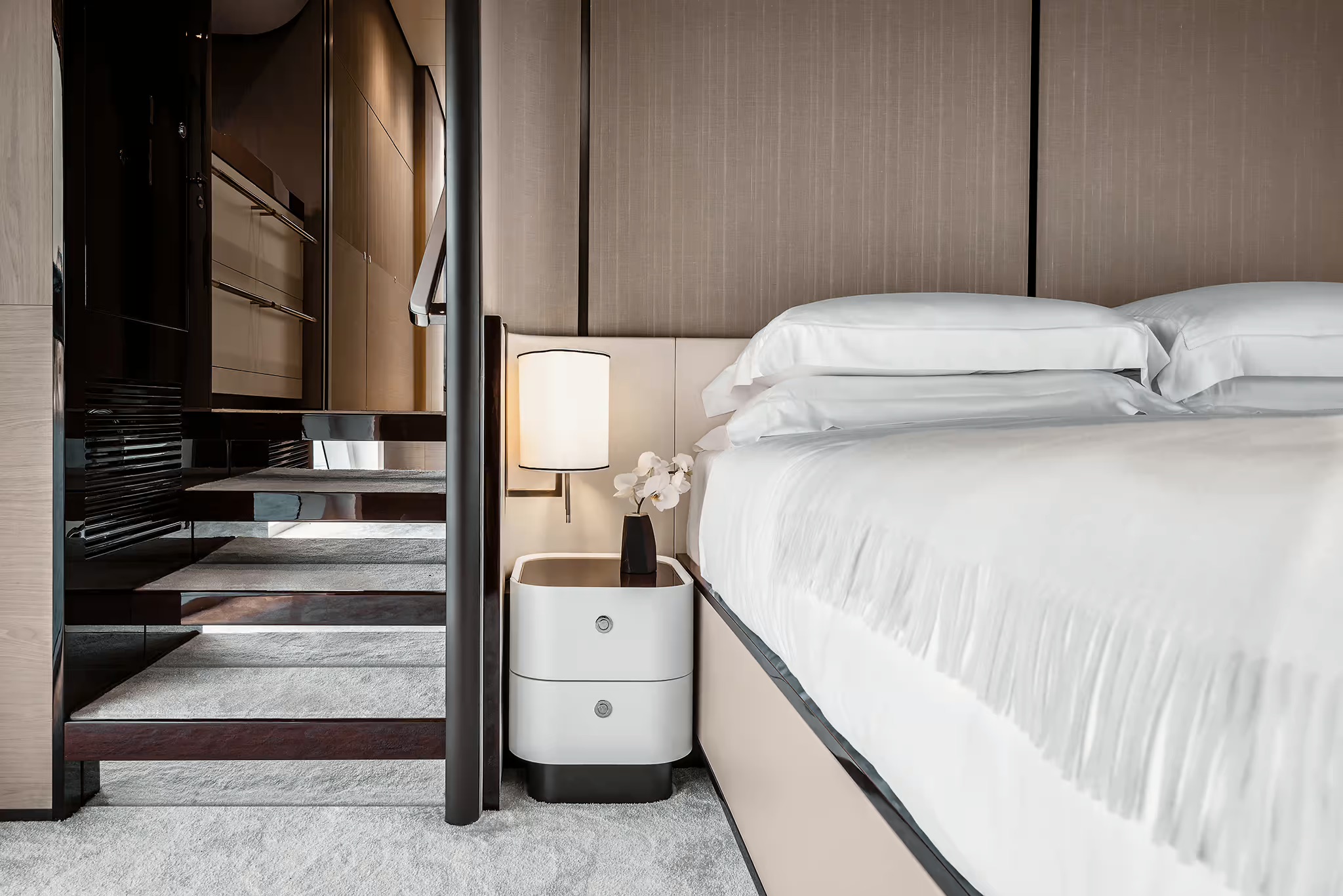 Azimut Grande 27M, hoofdhut