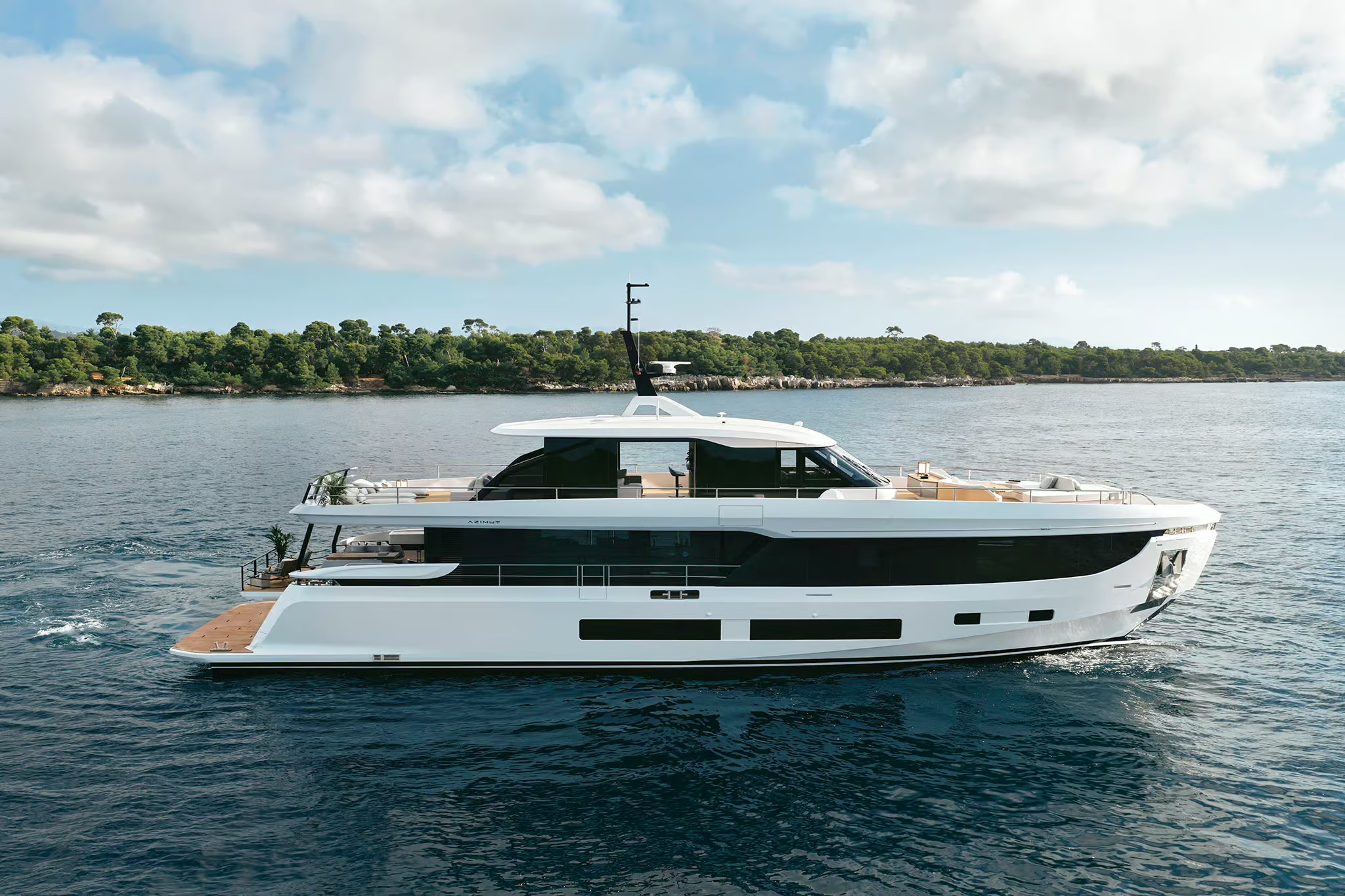 Azimut Grande 30M, boot van buiten