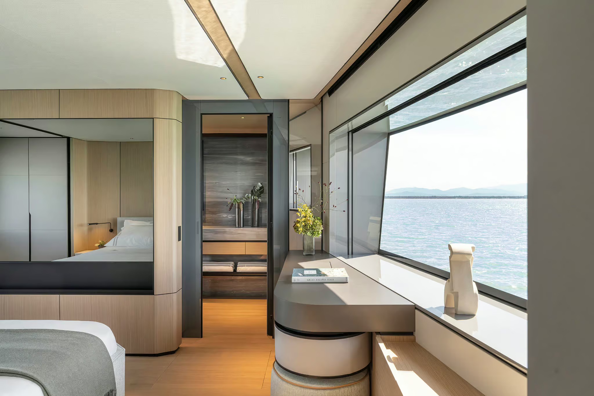 Azimut Grande 30M, hoofdhut