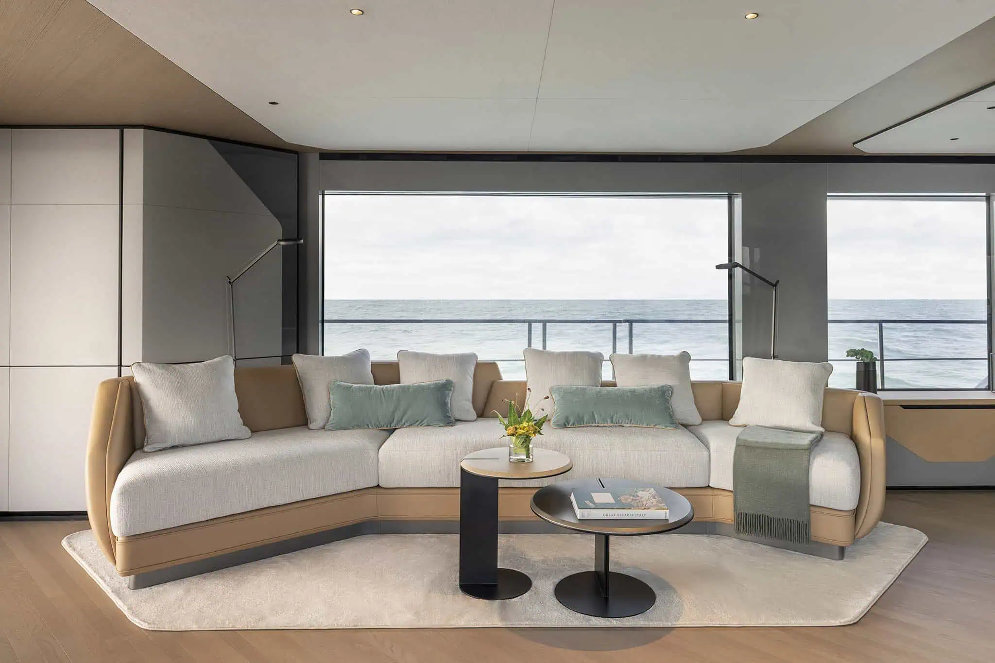 Azimut Grande 30M, salon