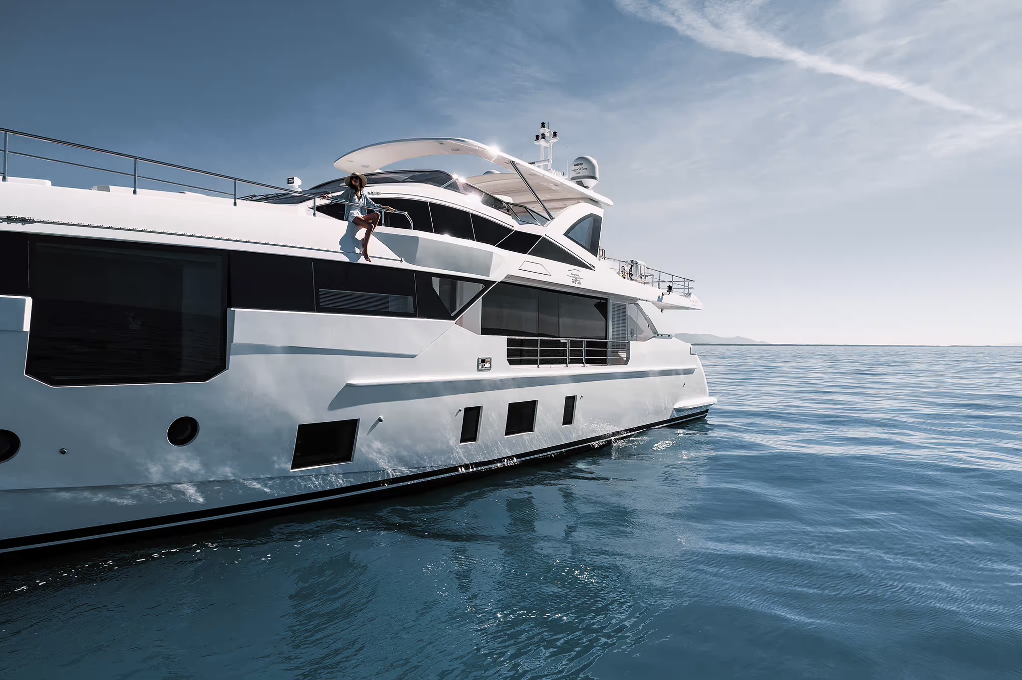 Azimut Grande 32M, boot van buiten