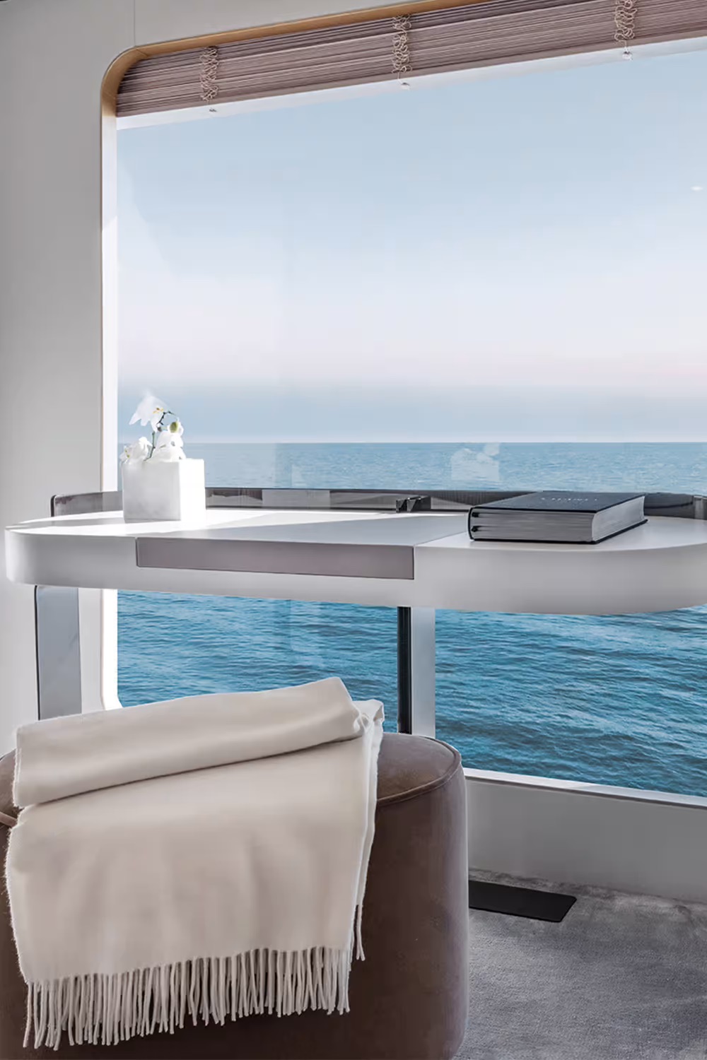 Azimut Grande 32M, hoofdhut