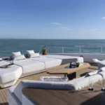 Azimut Grande 36M, boot van buiten