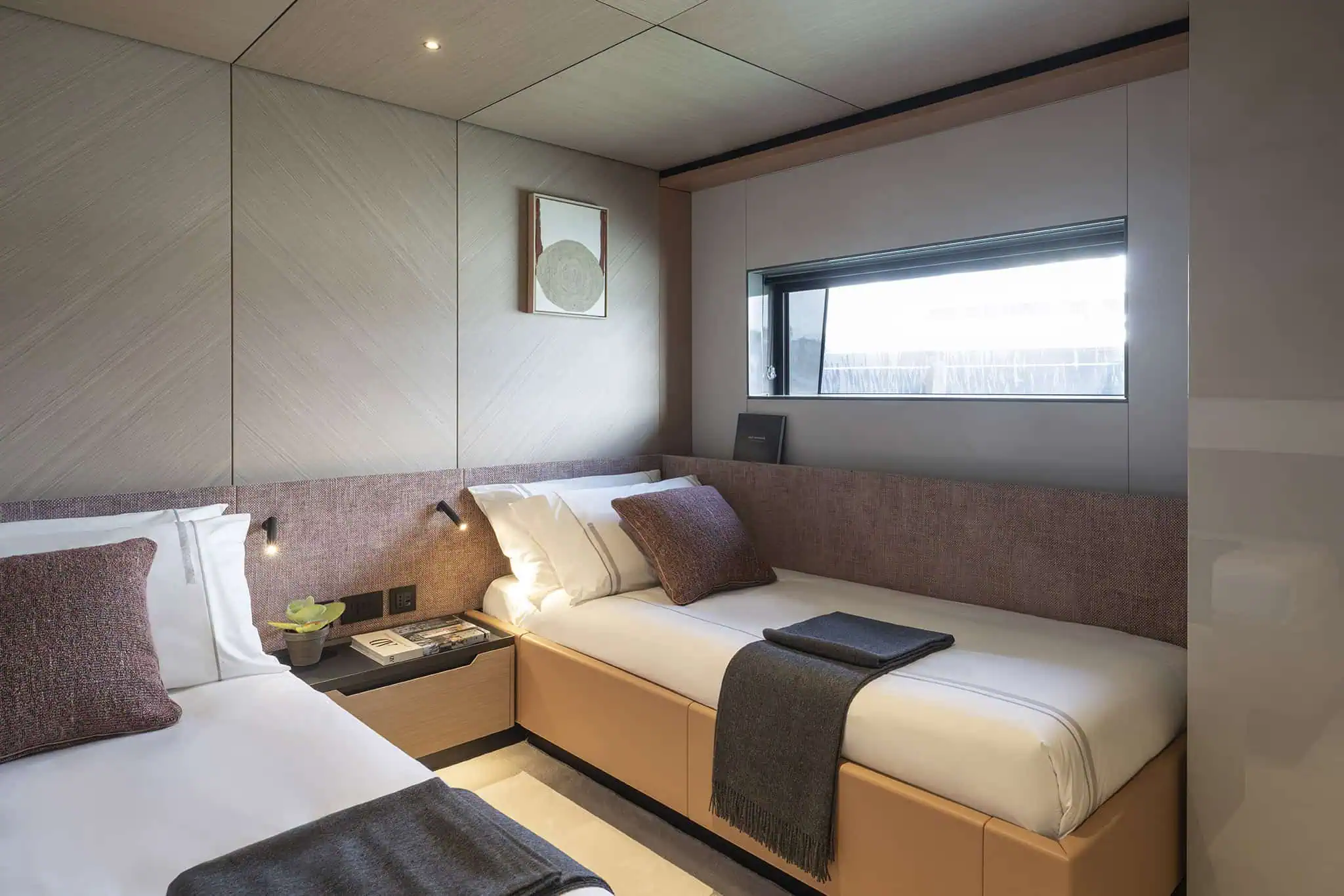 Azimut Grande 36M, gastenhut