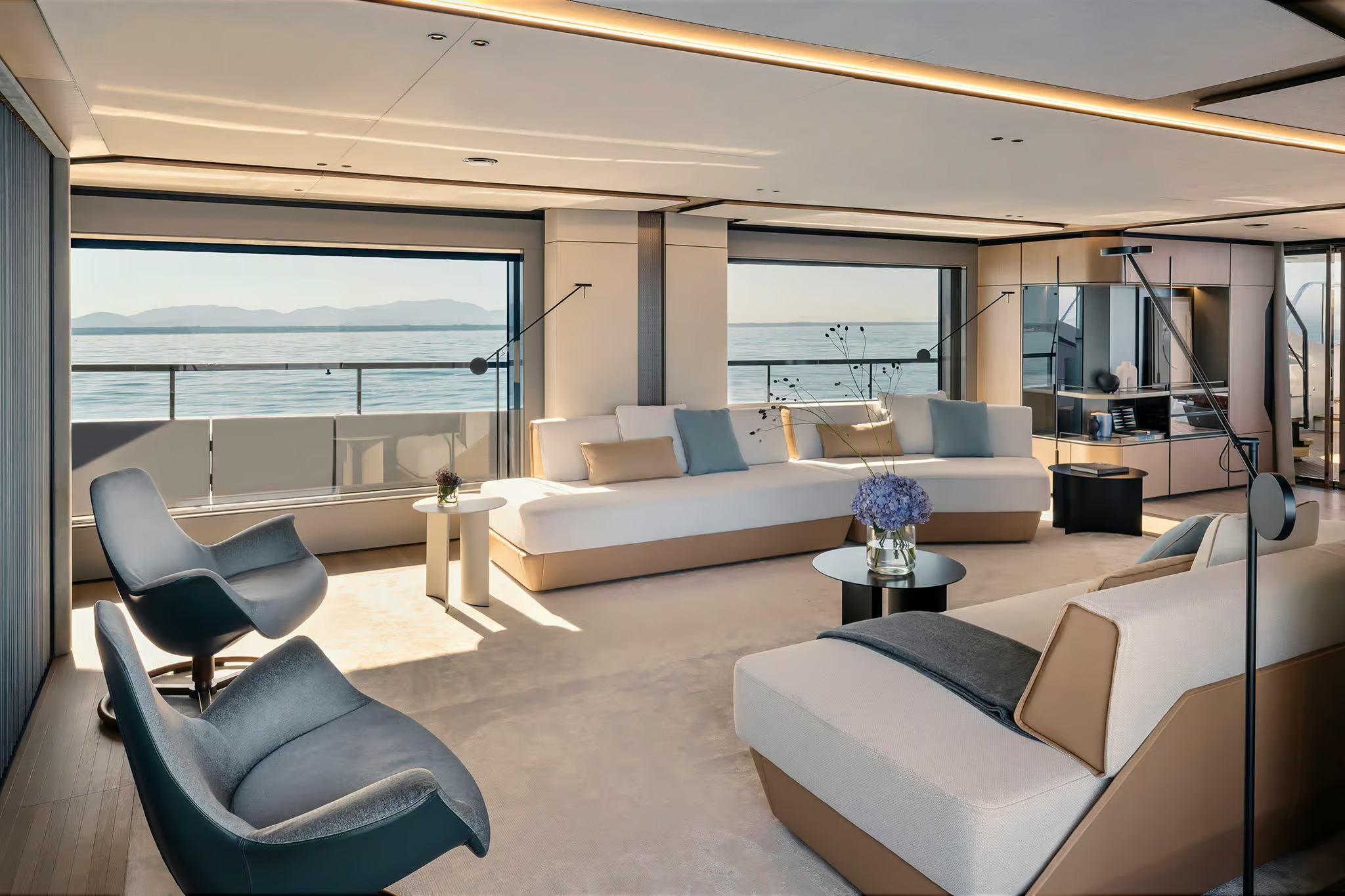 Azimut Grande Trideck, salon