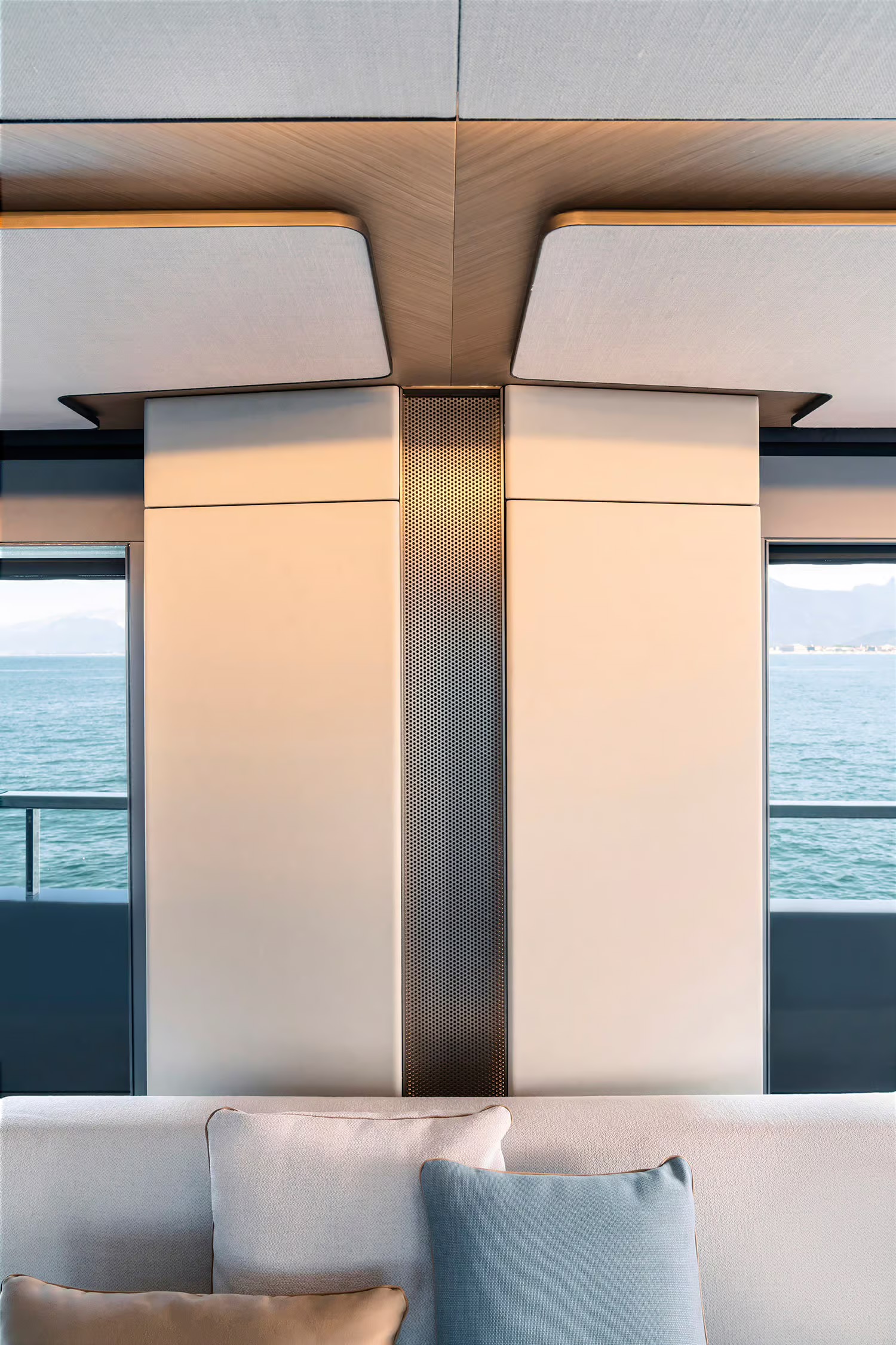 Azimut Grande Trideck, salon
