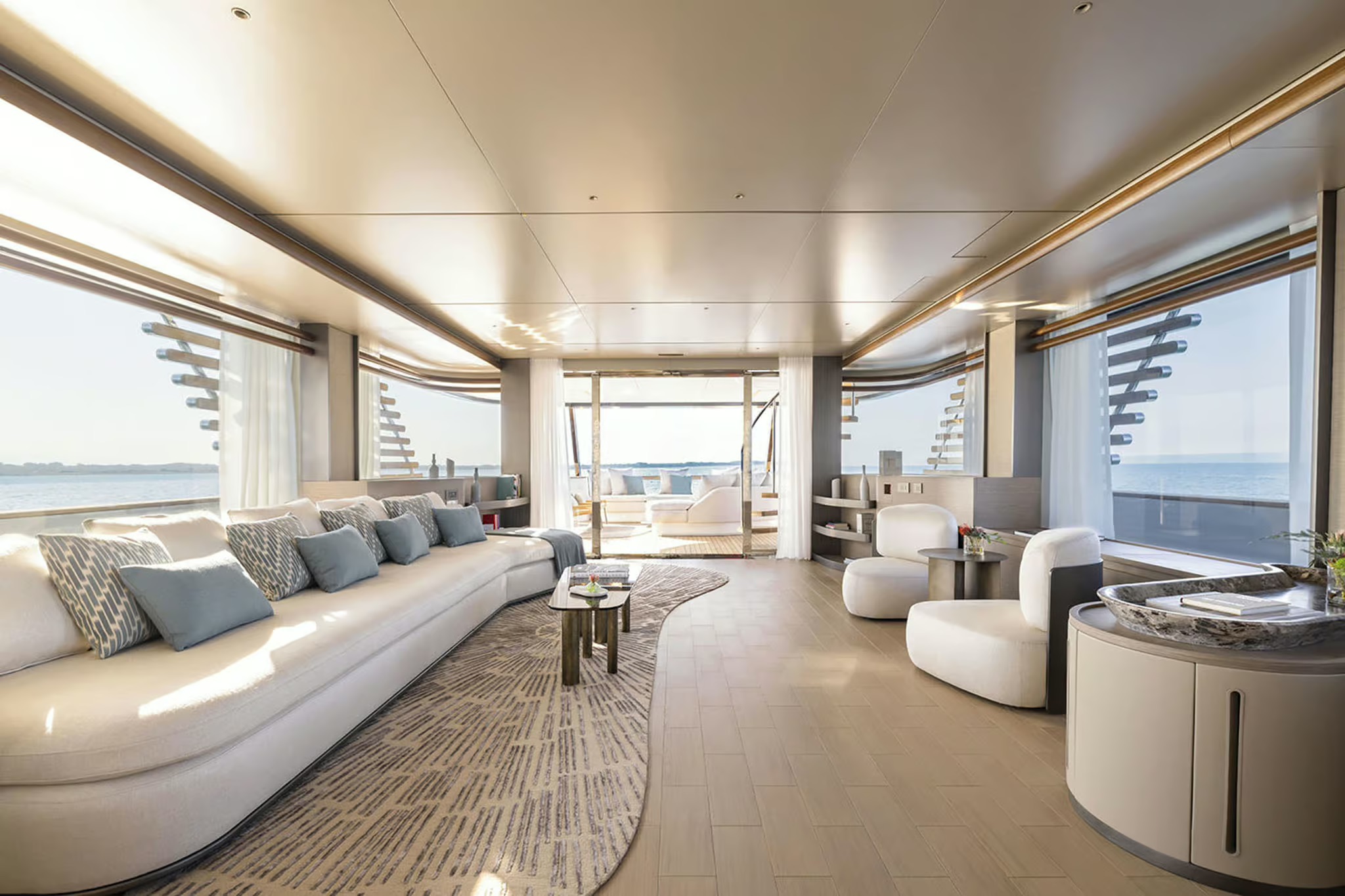 Azimut Magellano 30M, salon met trap
