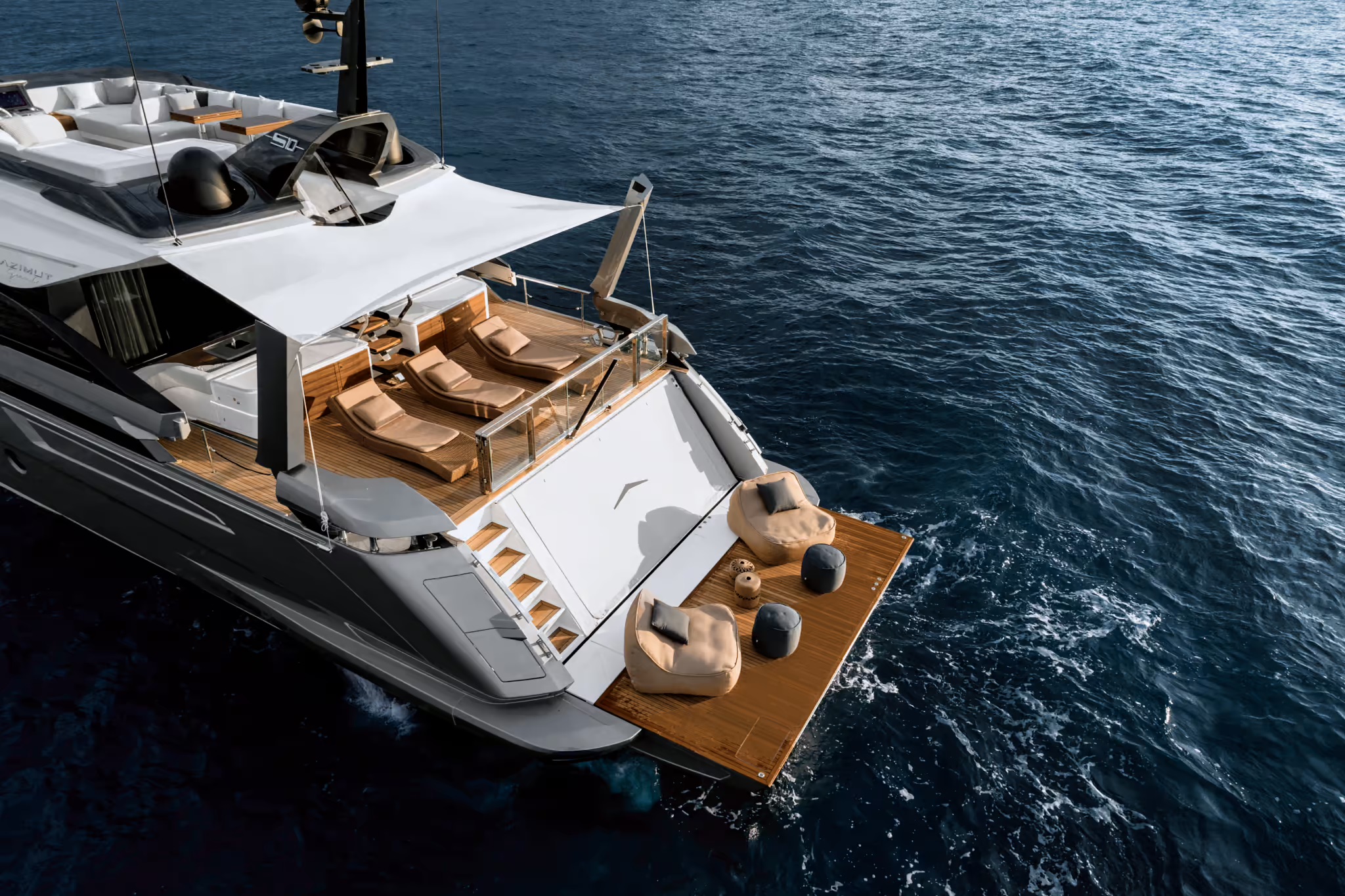 Azimut S10, zwemplatform