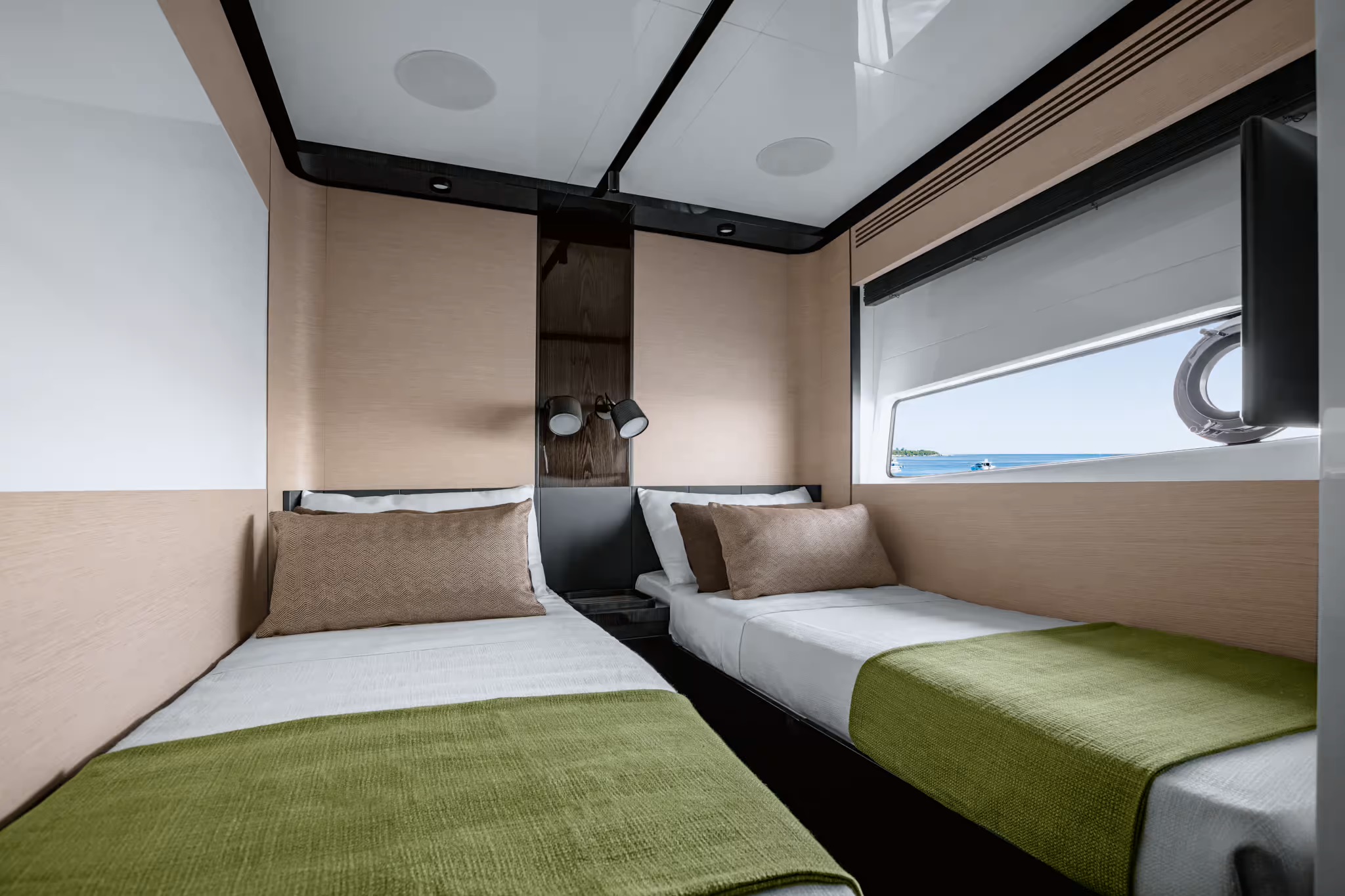 Azimut S10, gastenhut