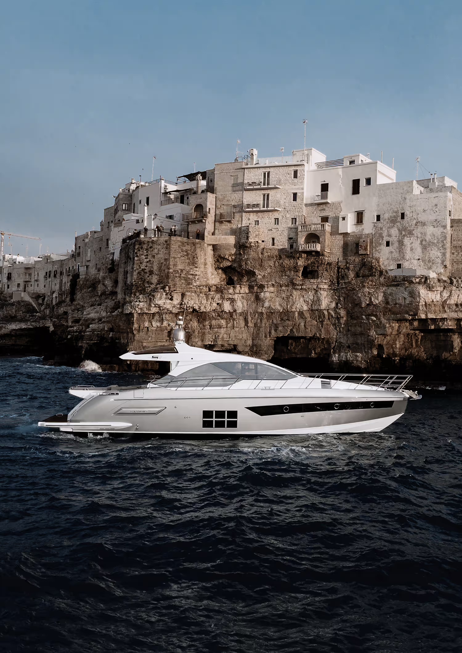 Azimut S6, boot van buiten