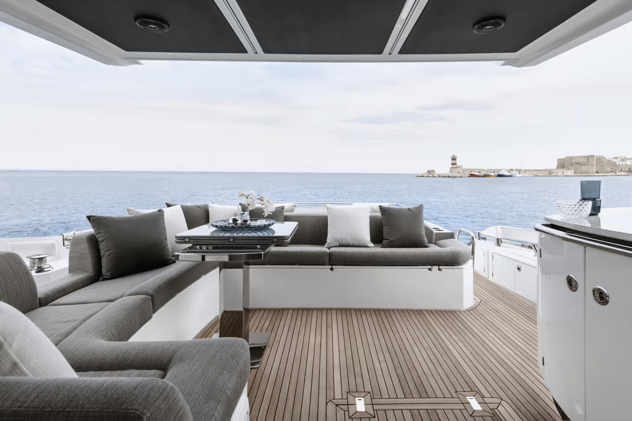 Azimut S6, cockpit