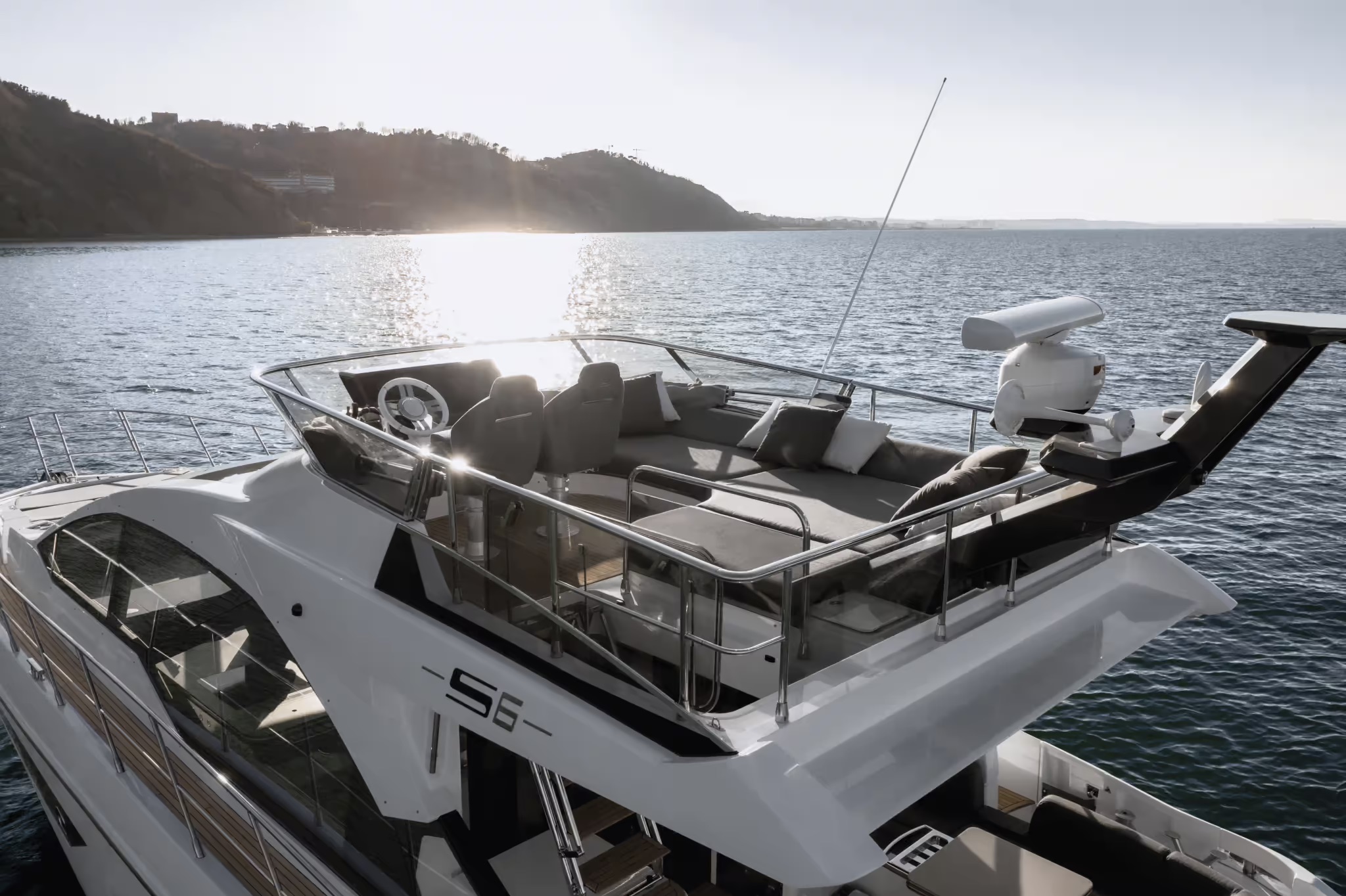 Azimut S6, luchtfoto