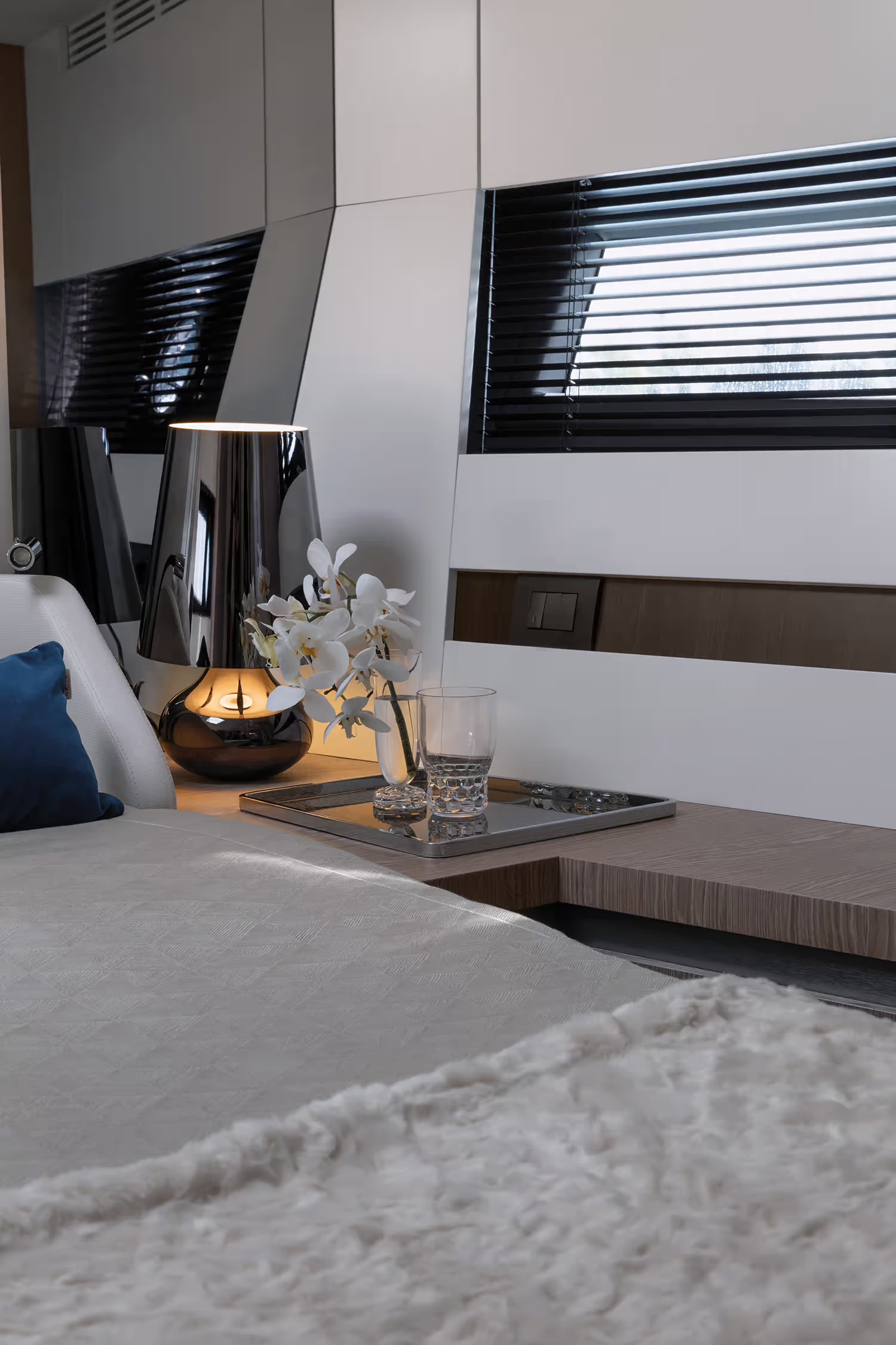 Azimut S6, hut detail nachtkastje