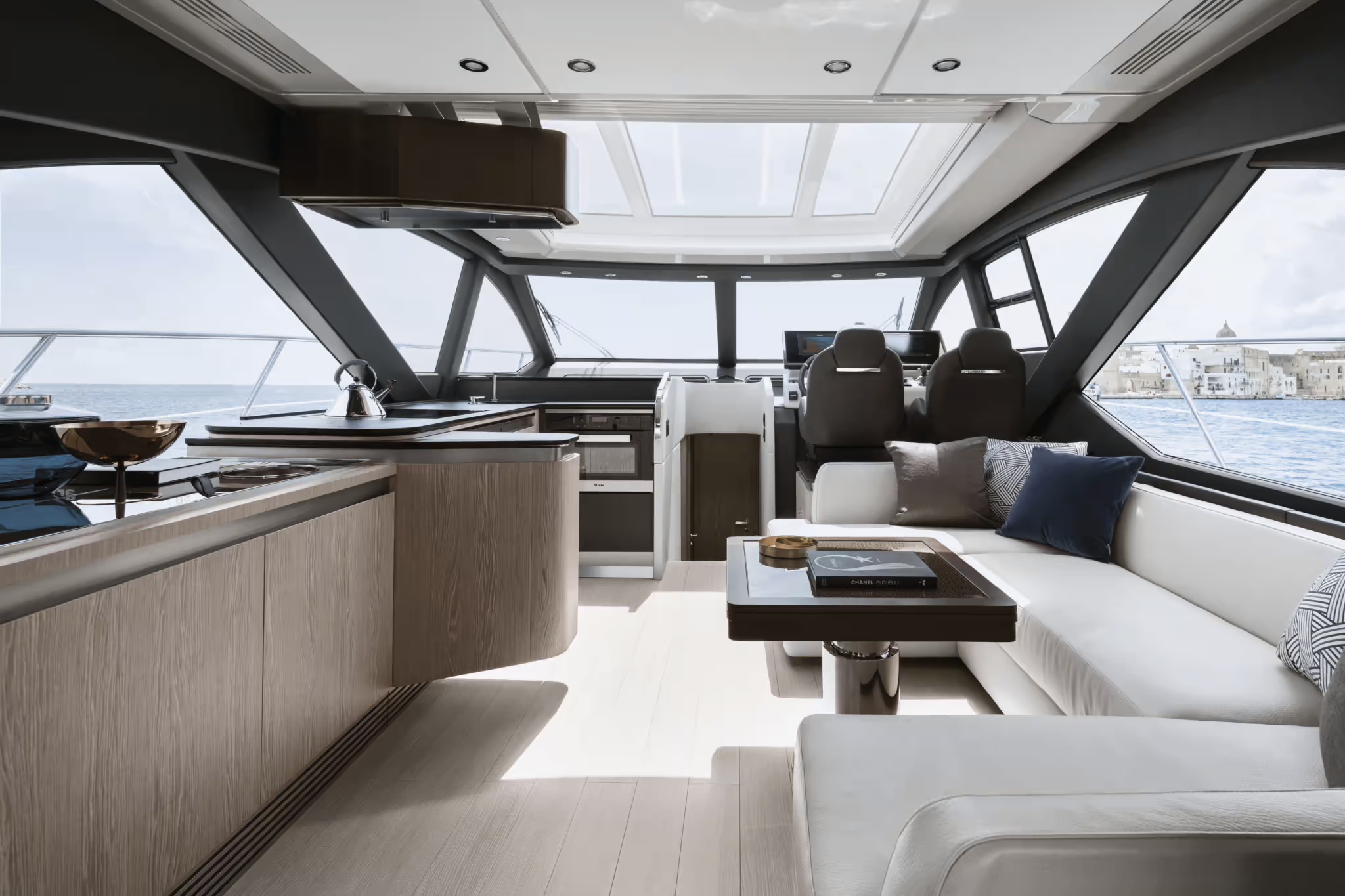 Azimut S6, salon