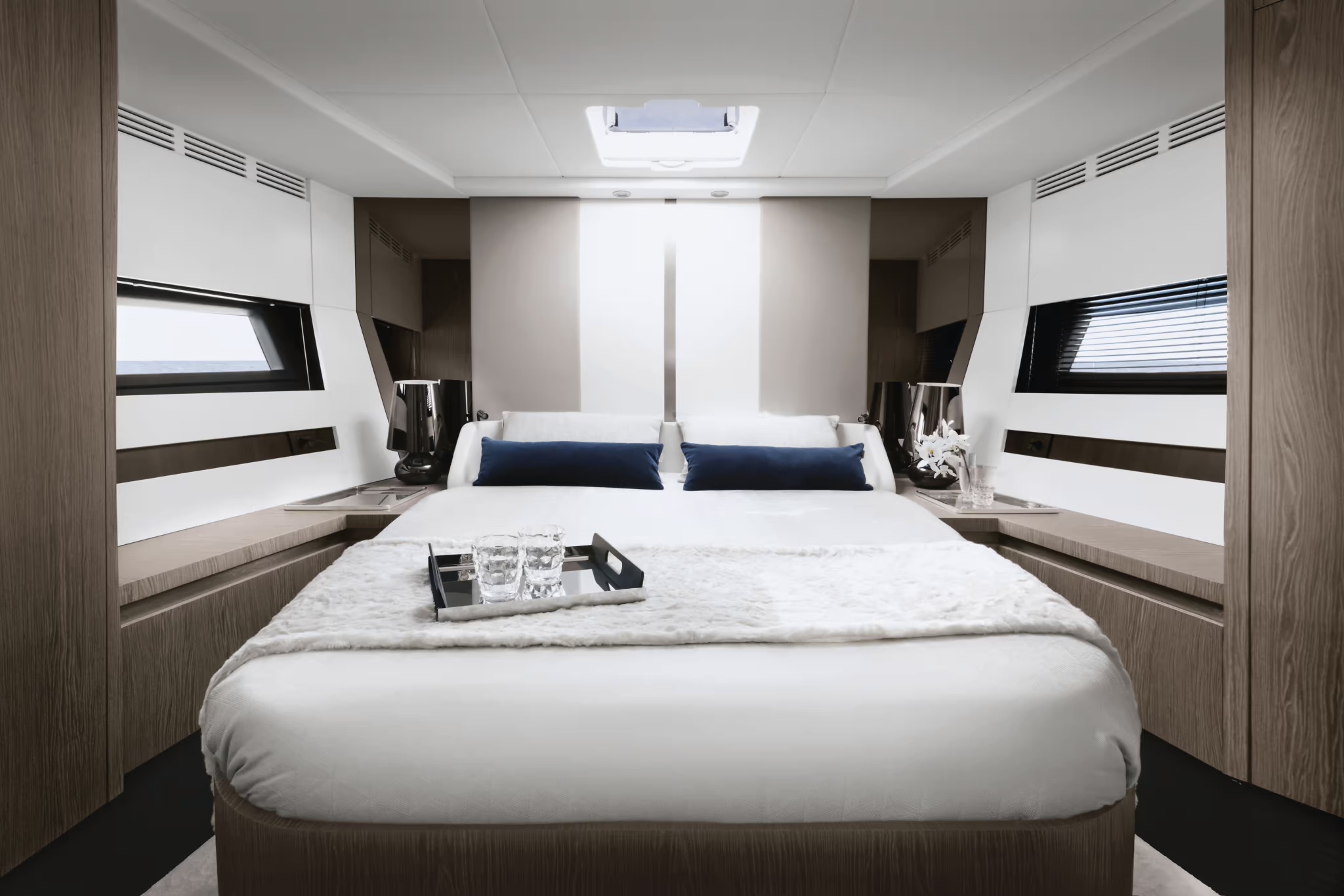 Azimut S6, vip hut